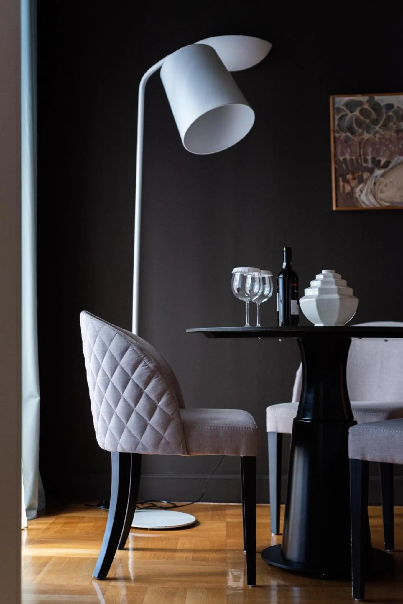 Seating area in 33SolonosSuites