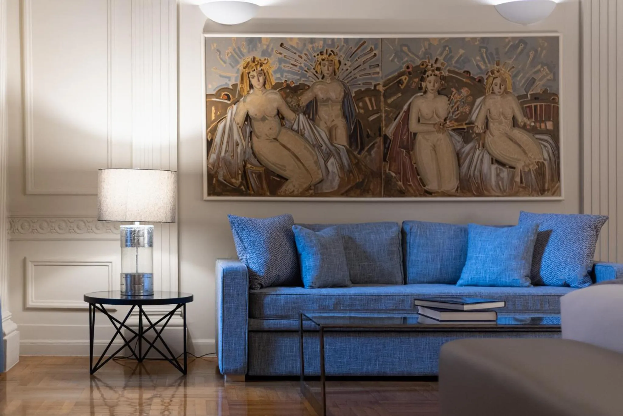 Seating area in 33SolonosSuites