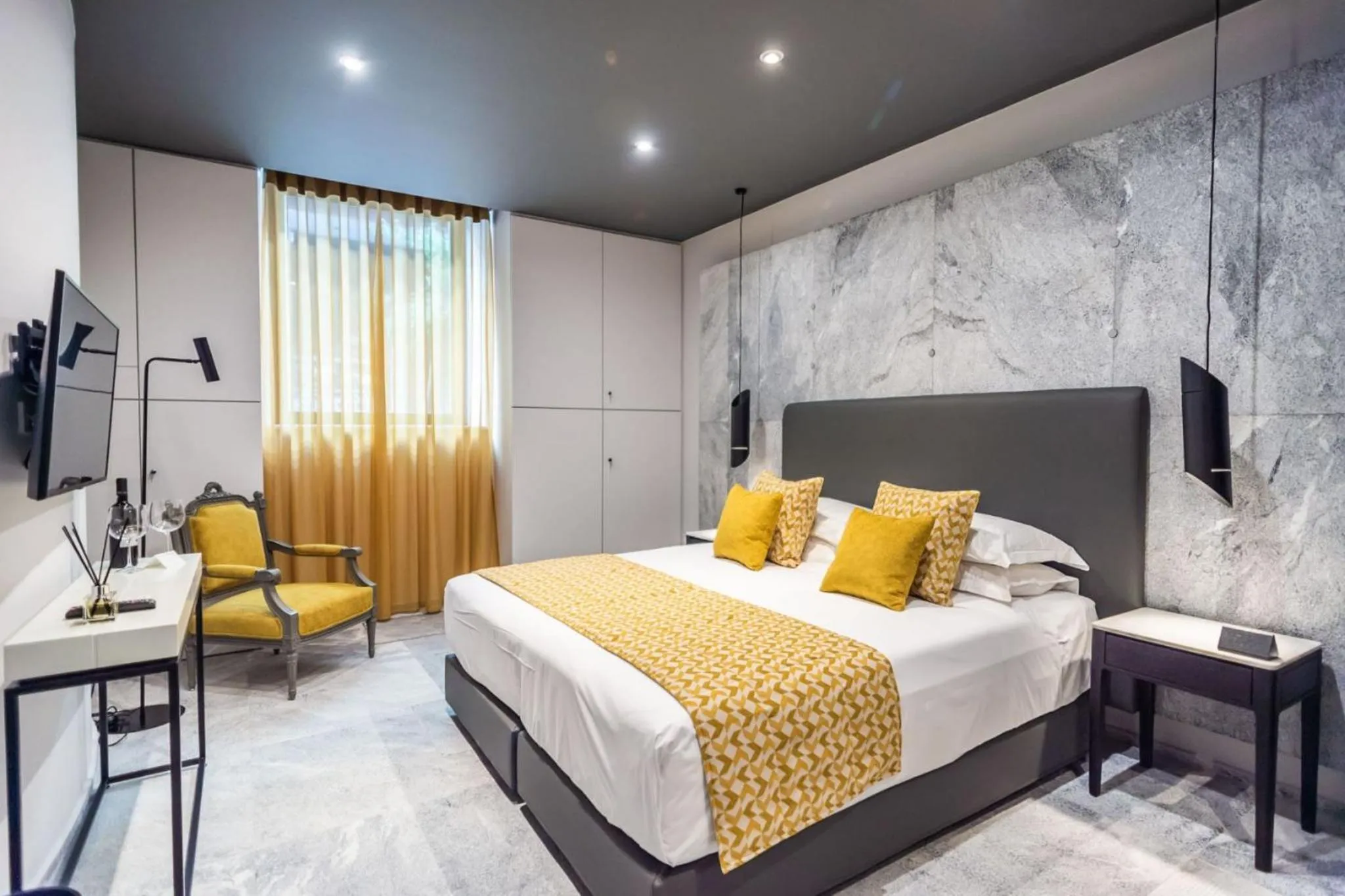 Photo of the whole room, Bed in 33SolonosSuites