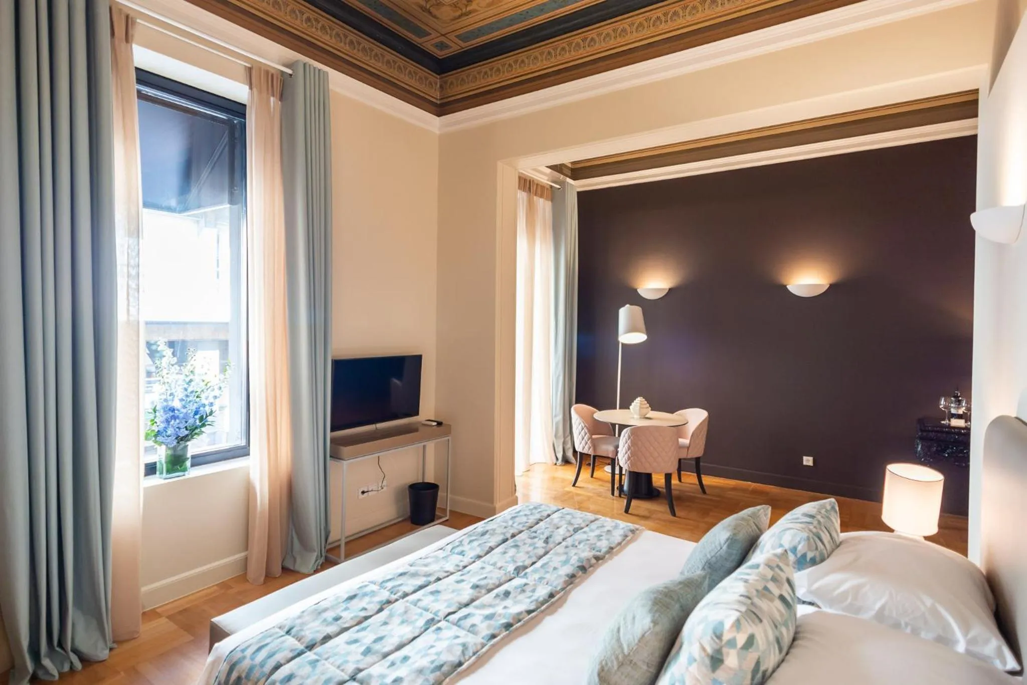 Bed in 33SolonosSuites