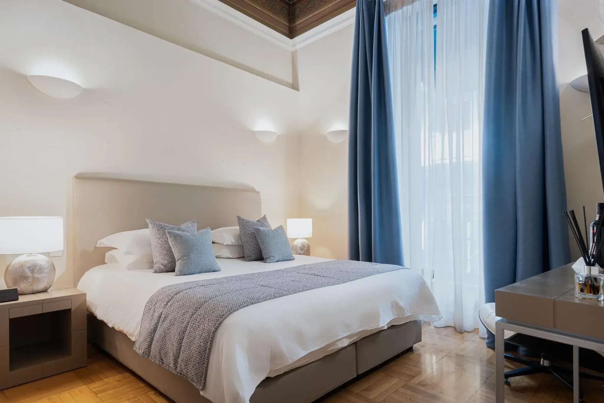 Bed in 33SolonosSuites Bed in 33SolonosSuites