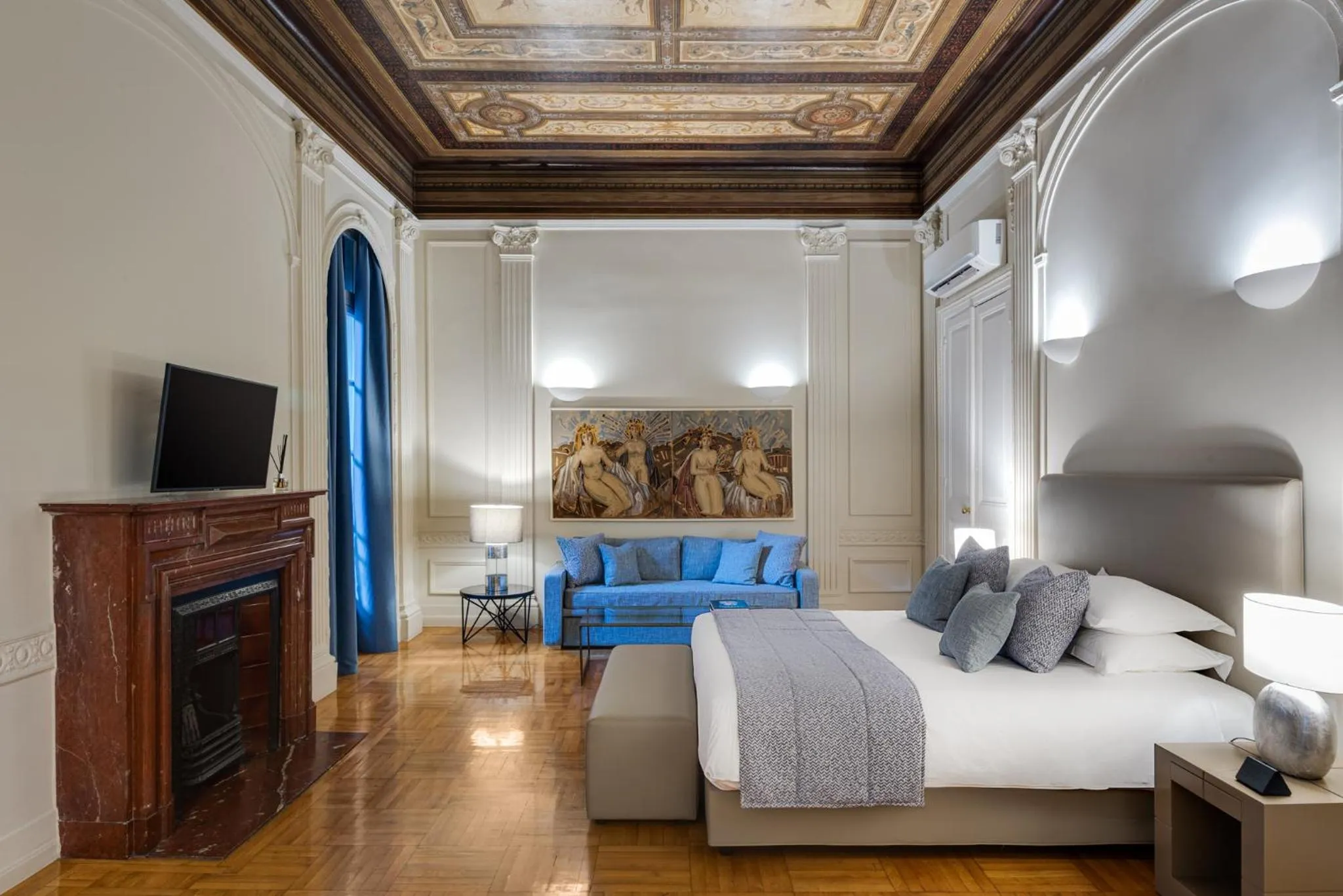 TV and multimedia, Bed in 33SolonosSuites