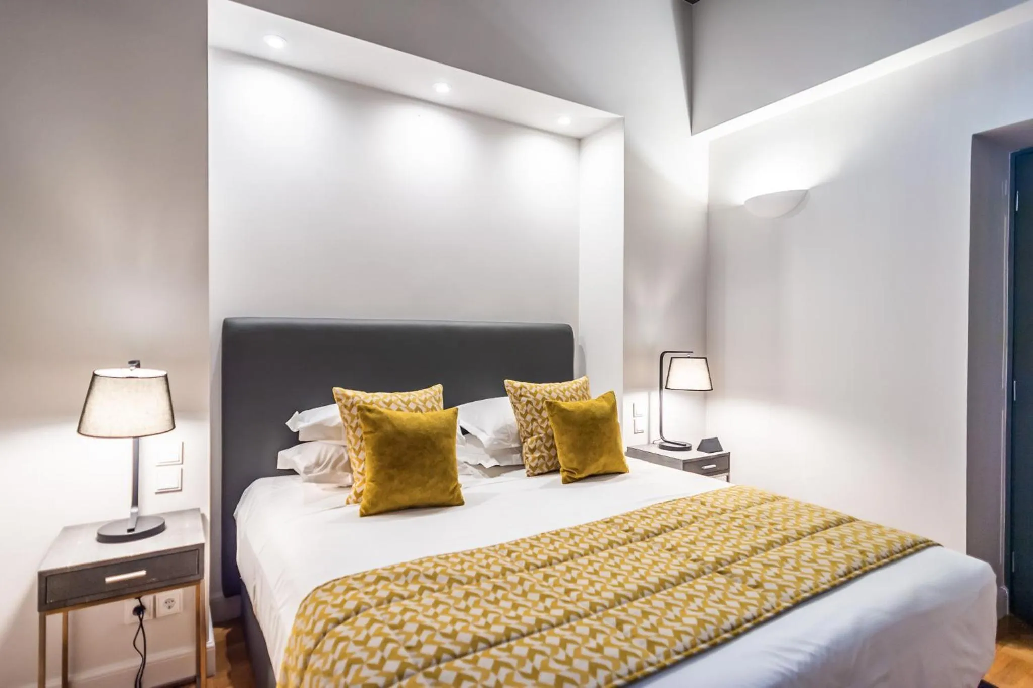 Bed in 33SolonosSuites