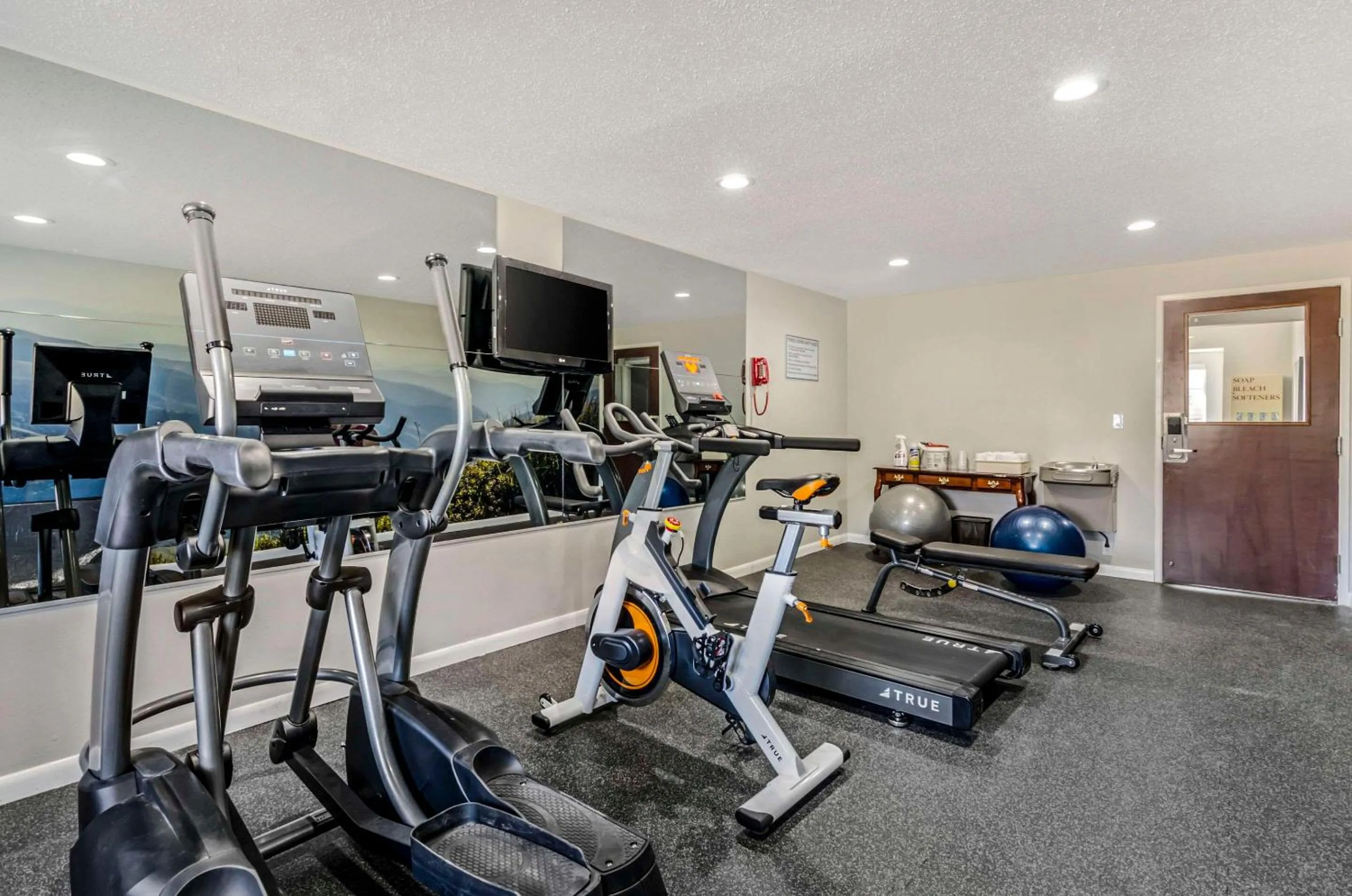 Fitness centre/facilities in Clarion Pointe Staunton East