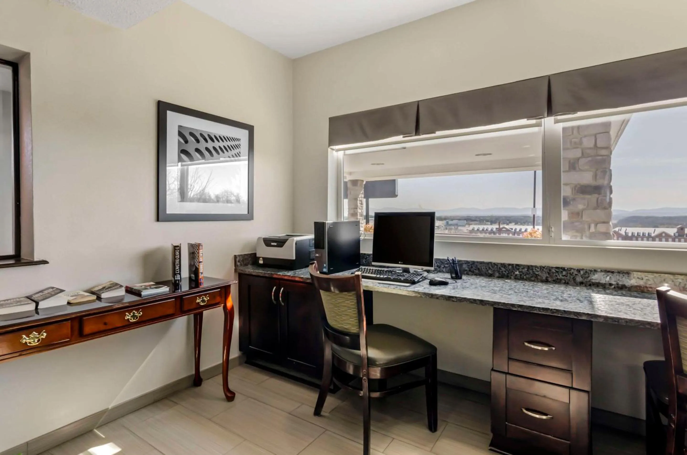 Business facilities in Clarion Pointe Staunton East