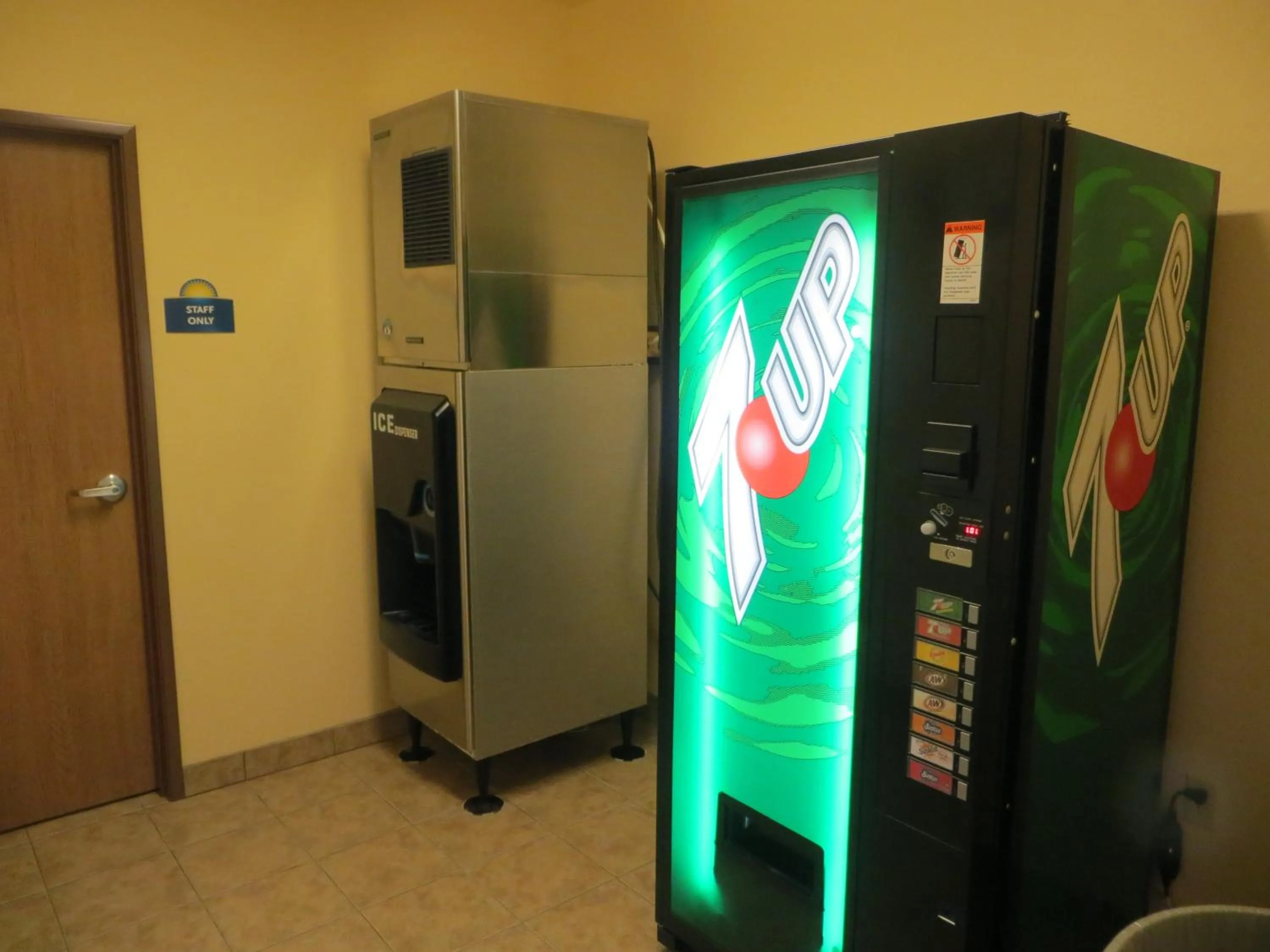 vending machine in Days Inn by Wyndham Ellis