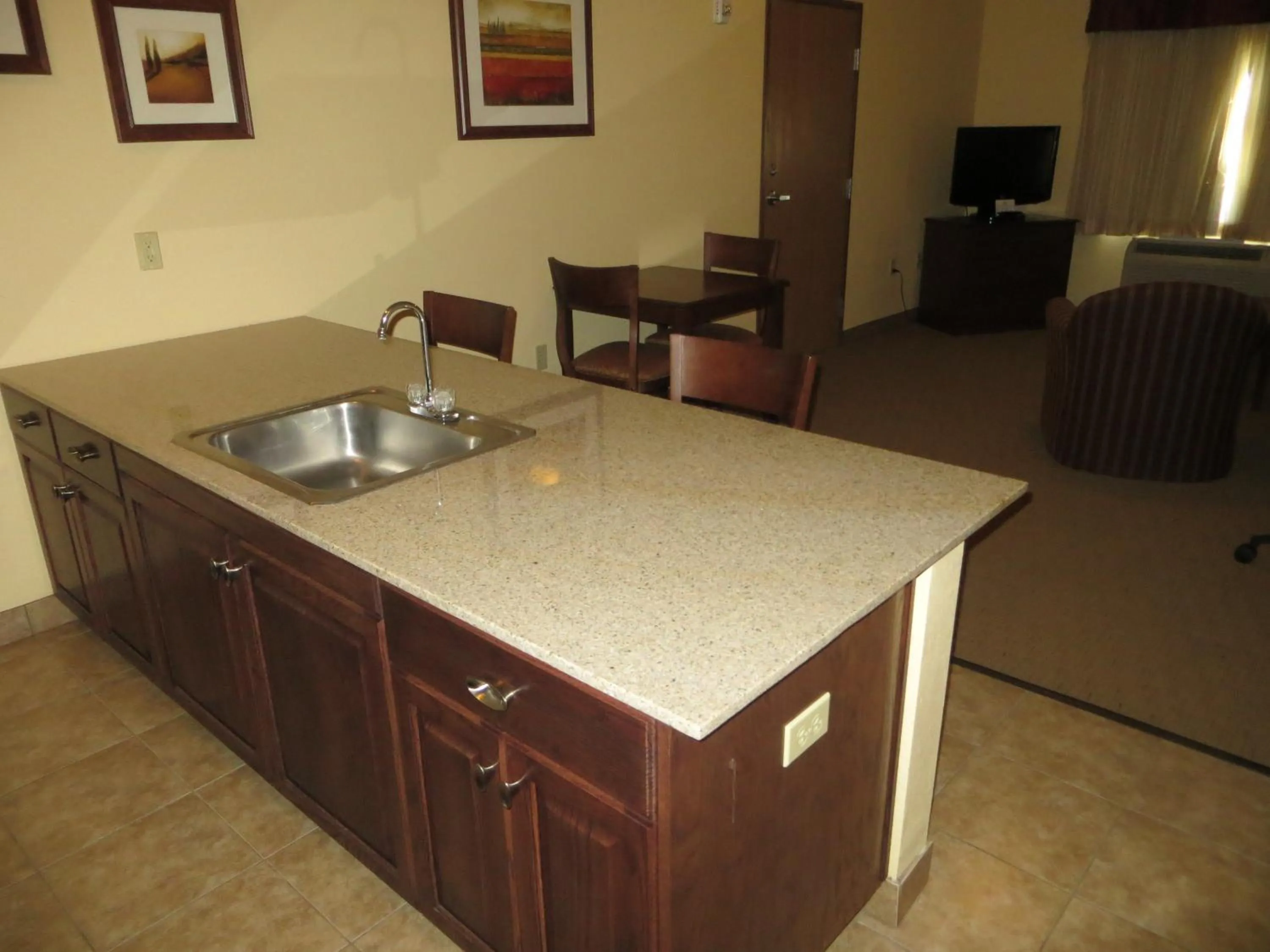 Kitchen or kitchenette in Days Inn by Wyndham Ellis
