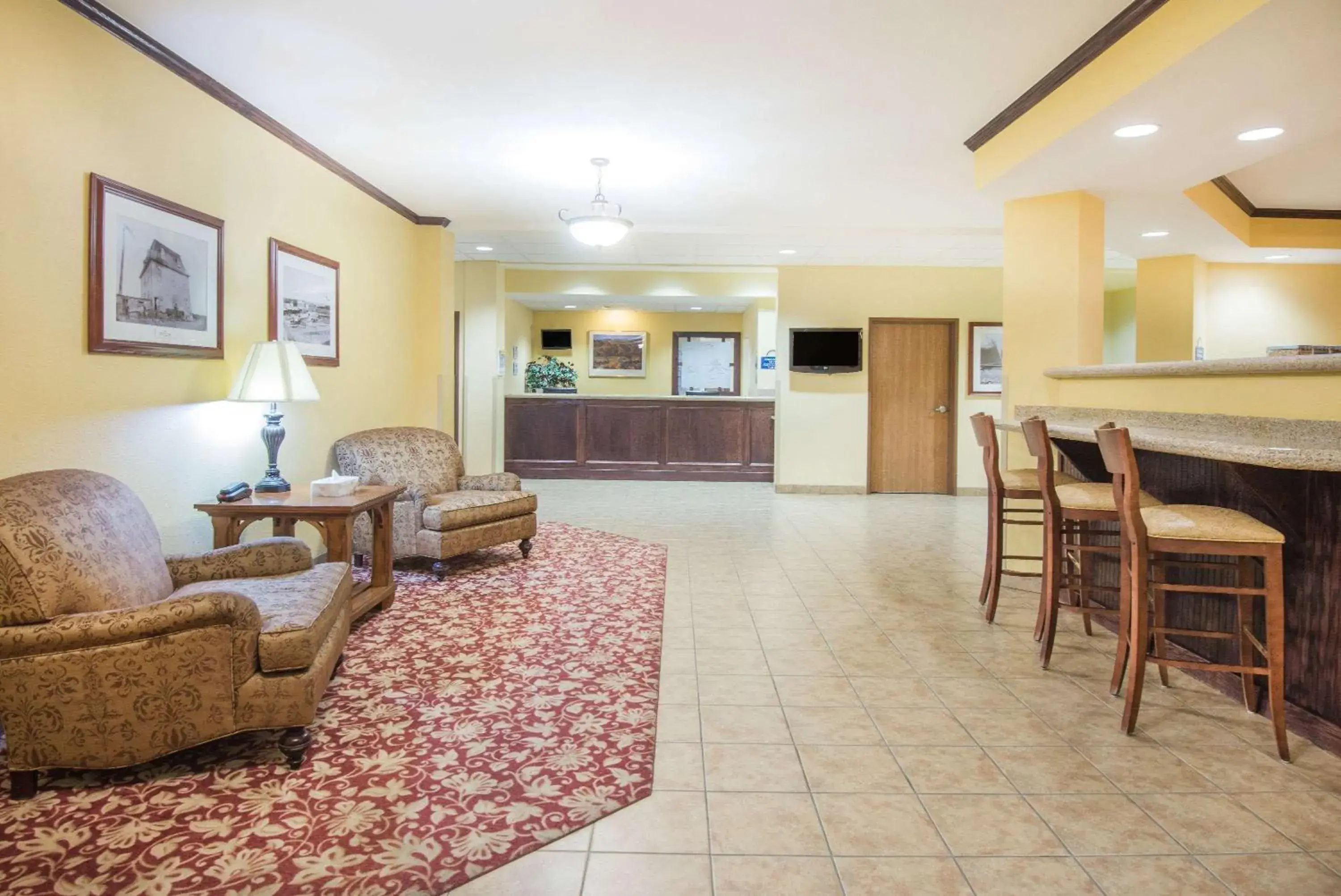 Lobby or reception in Days Inn by Wyndham Ellis Lobby or reception in Days Inn by Wyndham Ellis