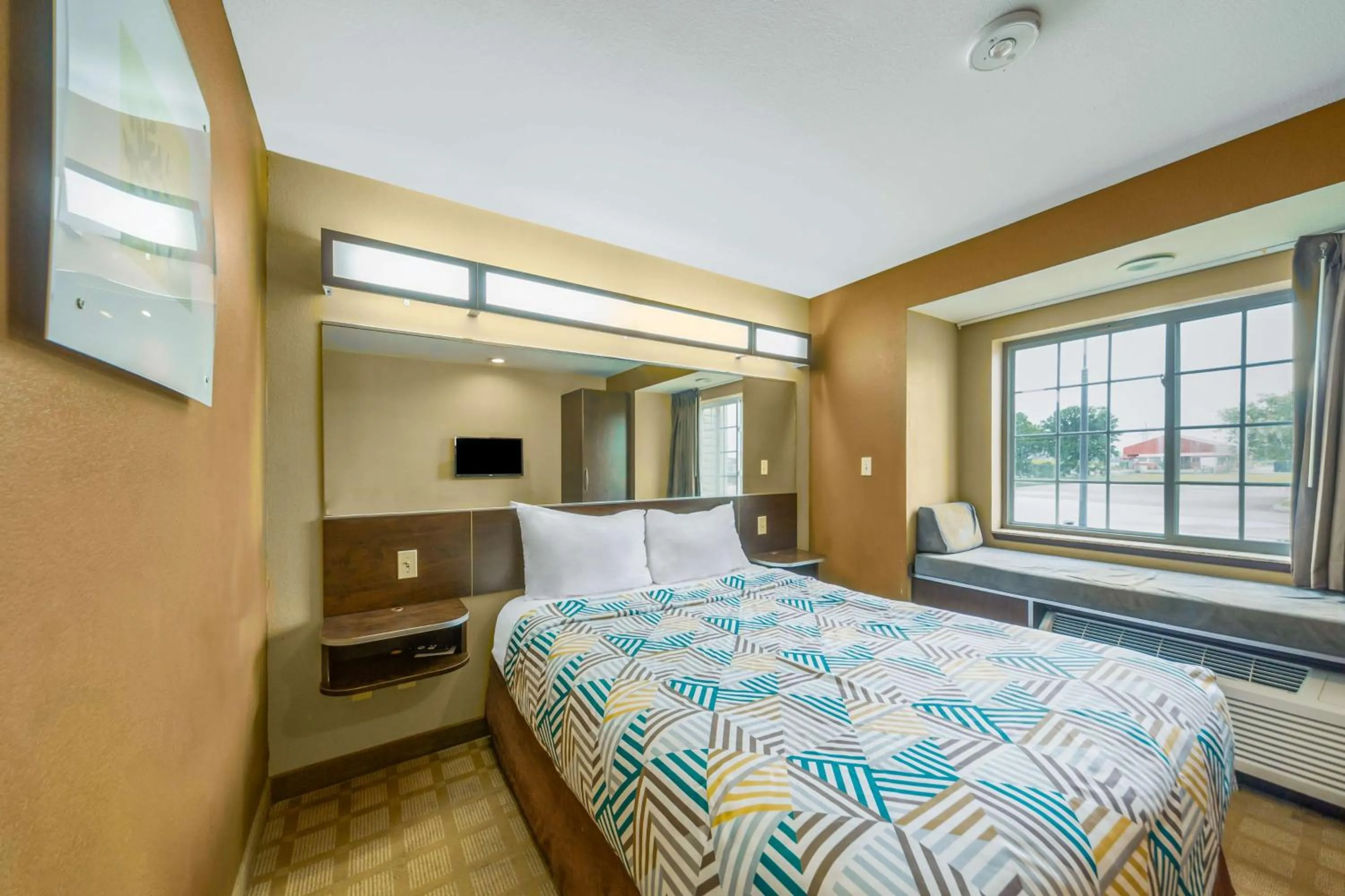 Bedroom, Bed in Microtel Inn & Suites by Wyndham Breaux Bridge