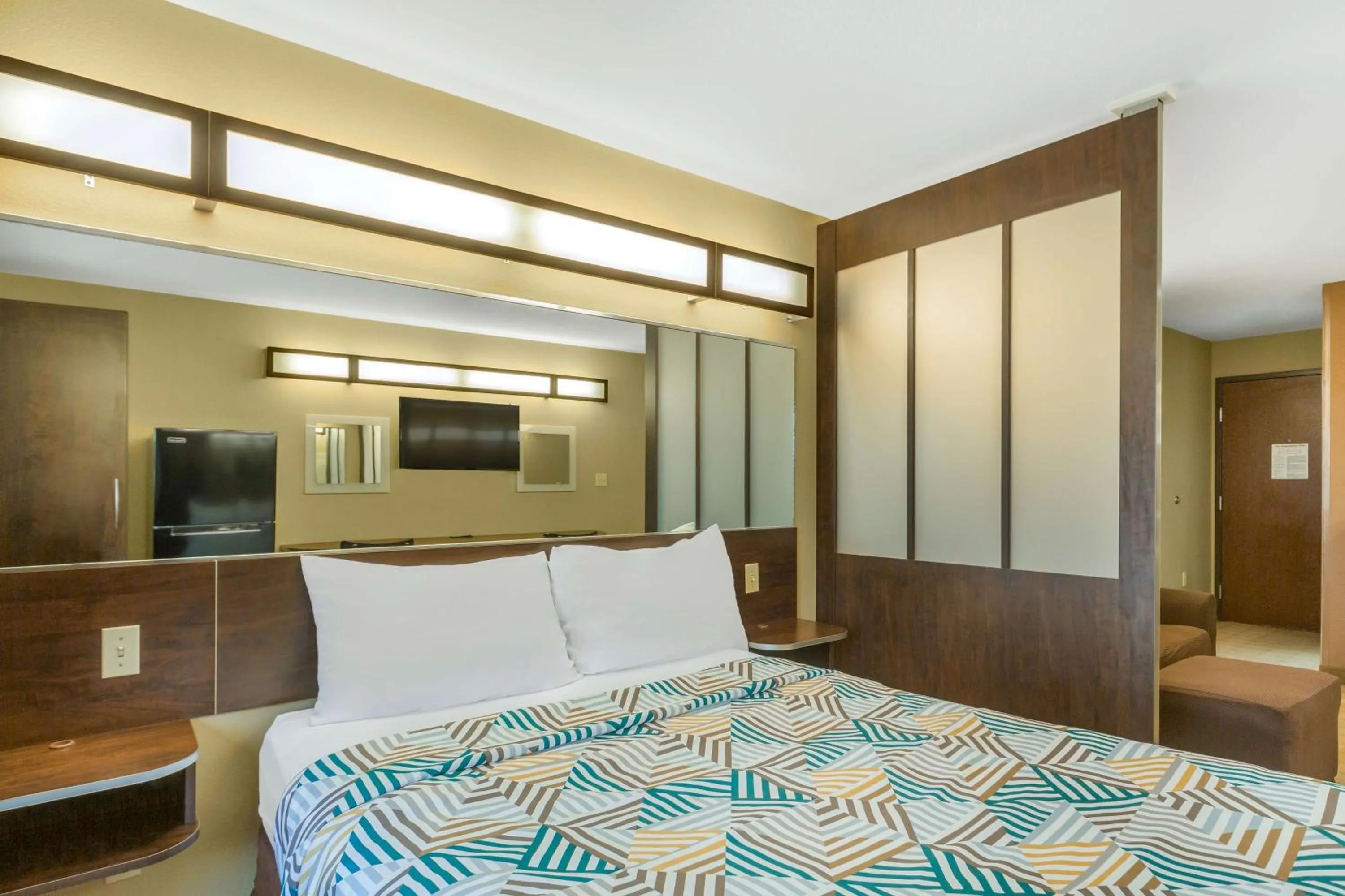 Bedroom, Bed in Microtel Inn & Suites by Wyndham Breaux Bridge