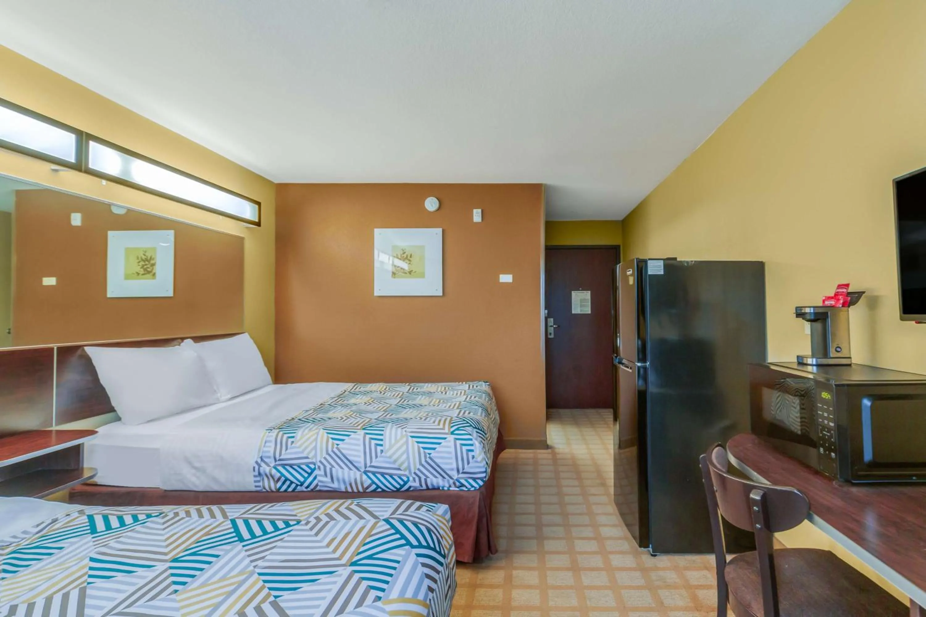 Bedroom, Bed in Microtel Inn & Suites by Wyndham Breaux Bridge