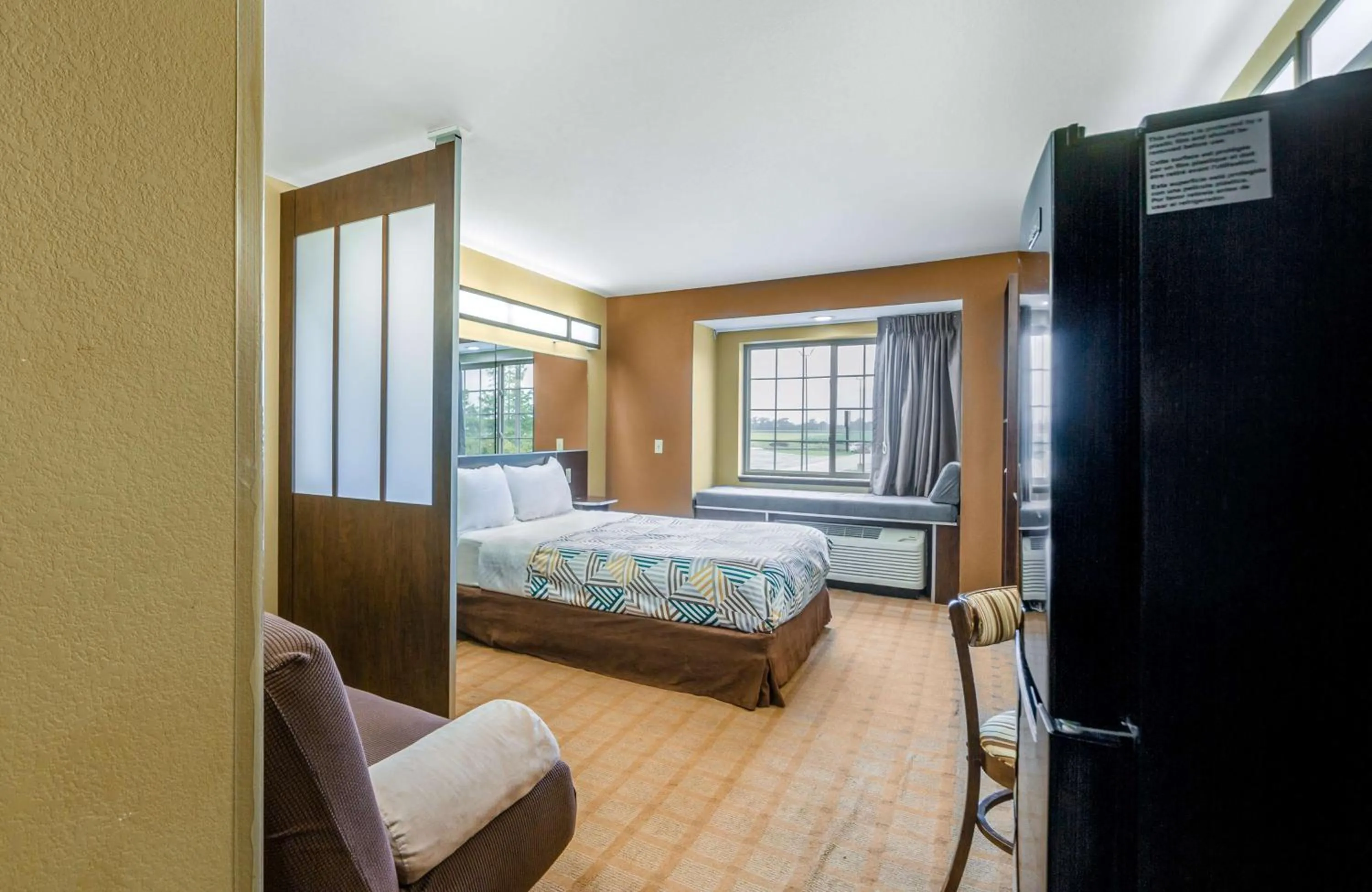 Bedroom, Bed in Microtel Inn & Suites by Wyndham Breaux Bridge