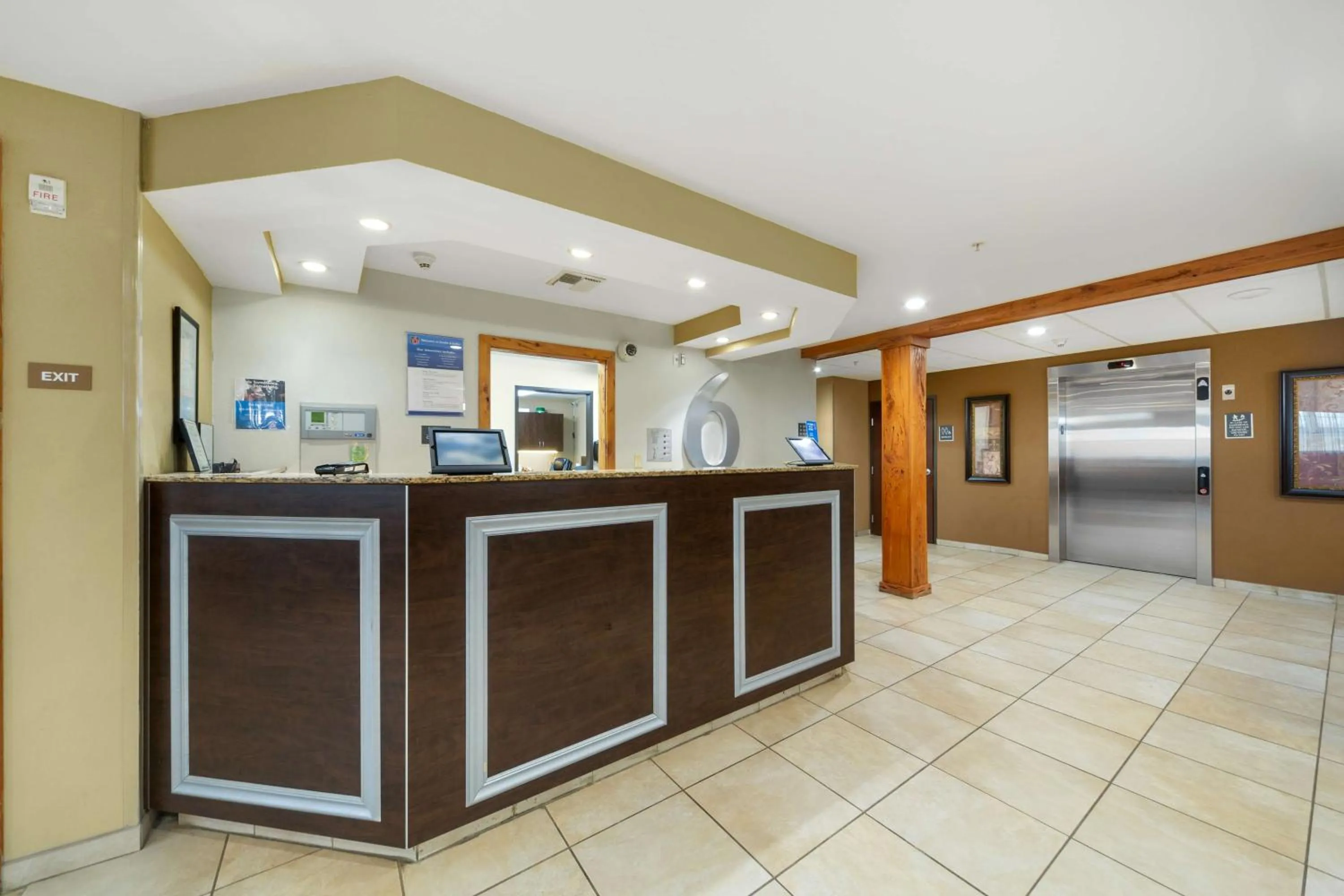 Lobby or reception in Microtel Inn & Suites by Wyndham Breaux Bridge
