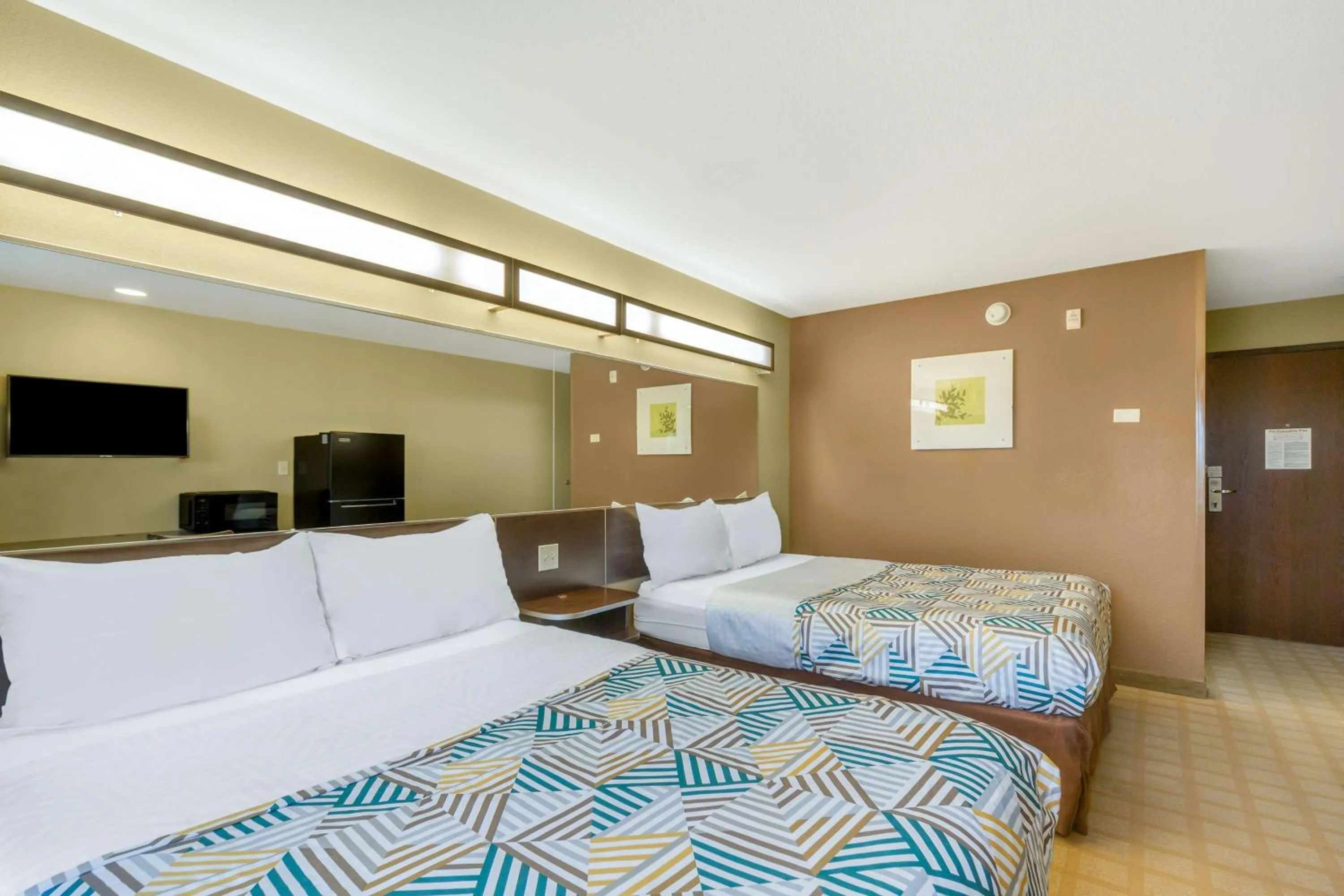 Bedroom, Bed in Microtel Inn & Suites by Wyndham Breaux Bridge