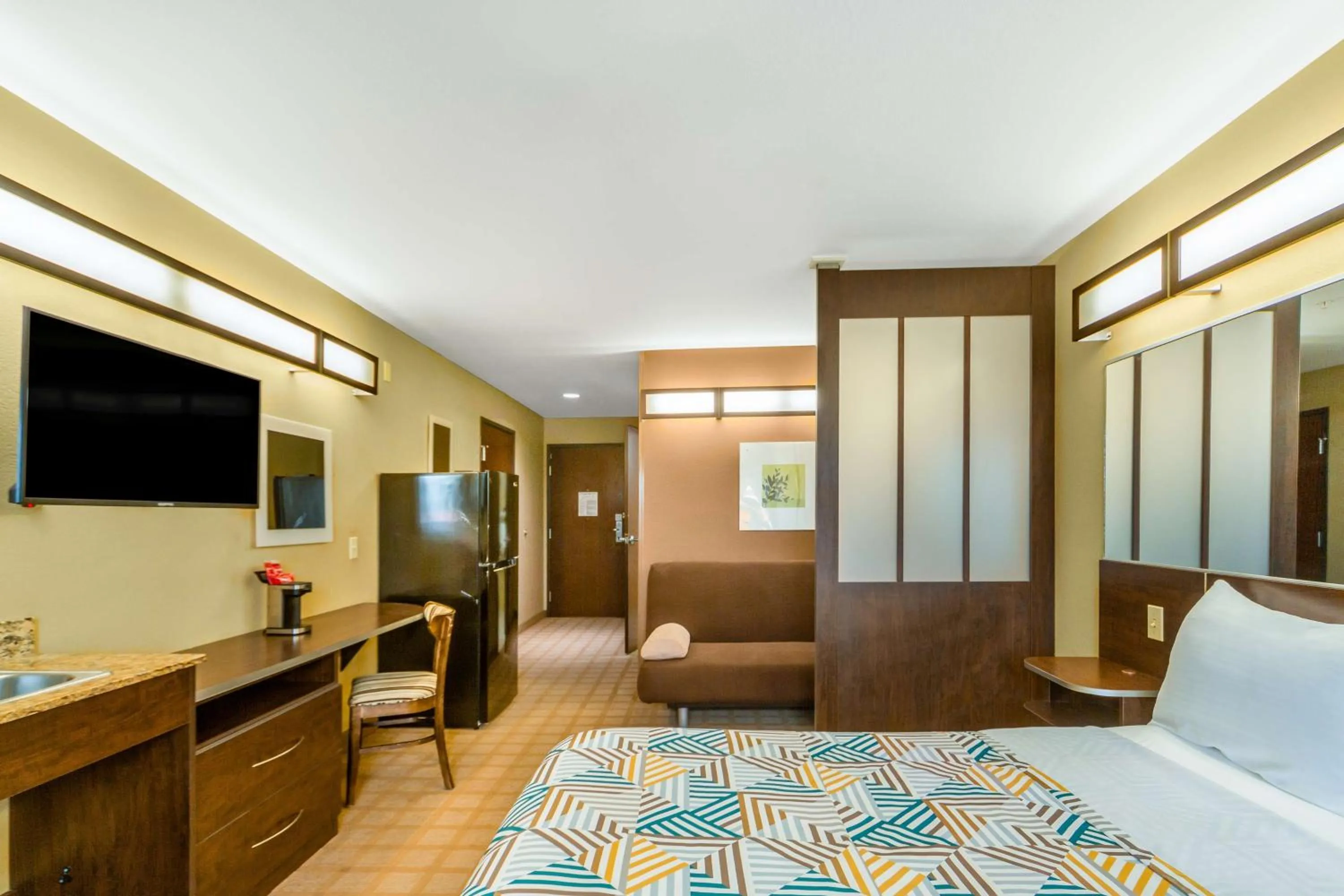 Bedroom, Bed in Microtel Inn & Suites by Wyndham Breaux Bridge