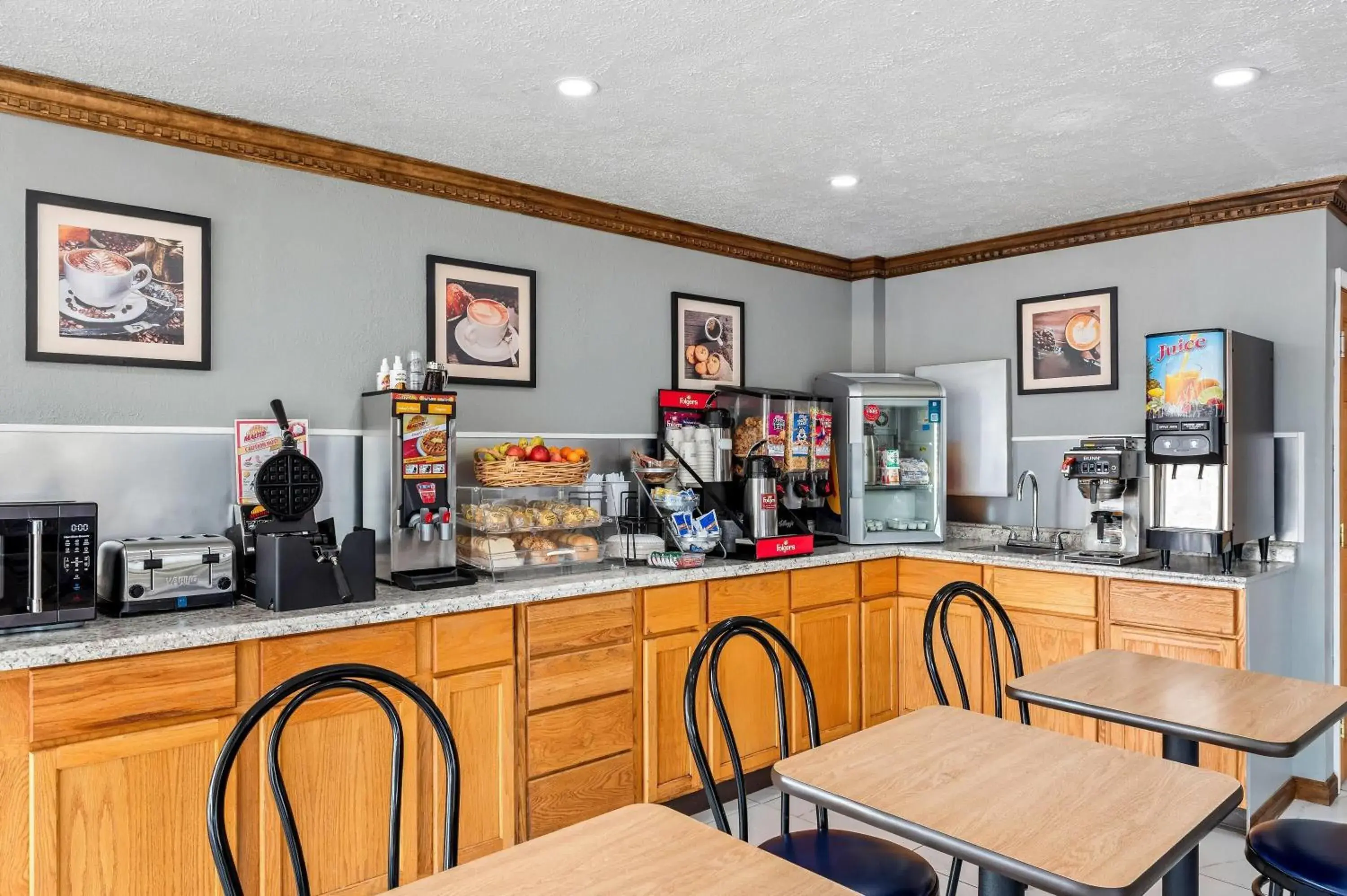 Restaurant/places to eat in Travelodge by Wyndham Bloomington Restaurant/places to eat in Travelodge by Wyndham Bloomington