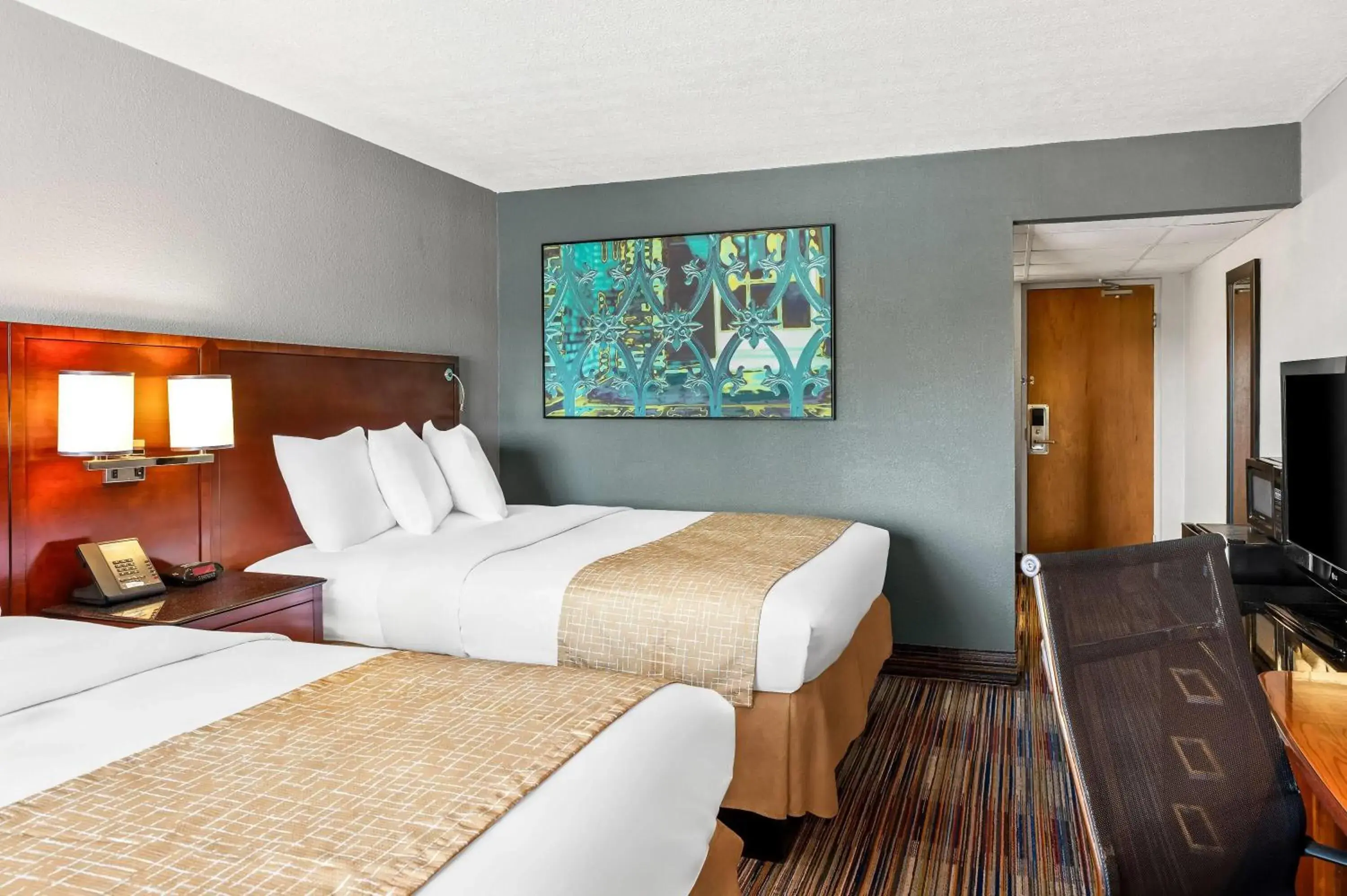 Bed in Travelodge by Wyndham Bloomington Bed in Travelodge by Wyndham Bloomington