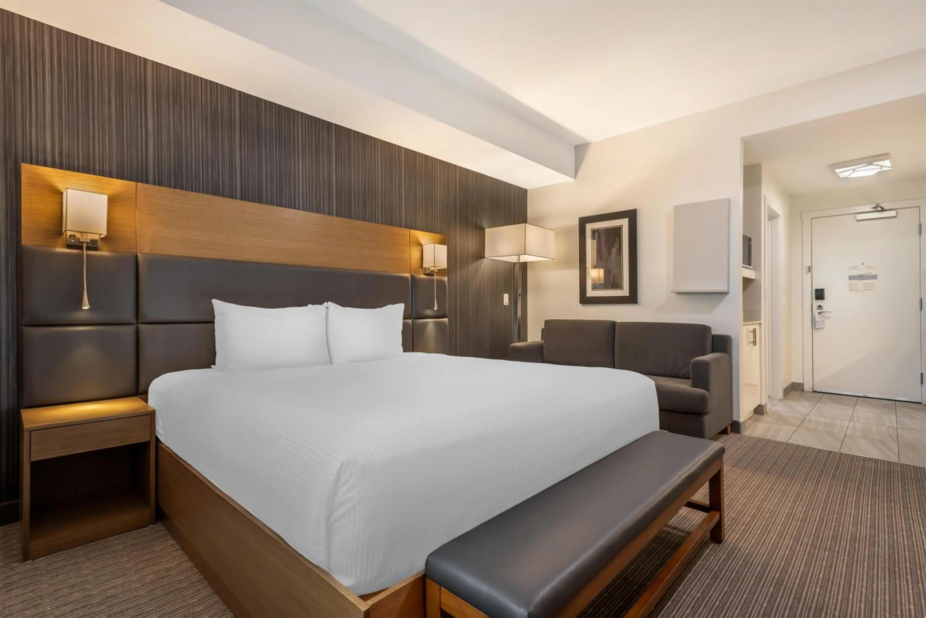 Bedroom, Bed in Executive Residency by Best Western Calgary City View North