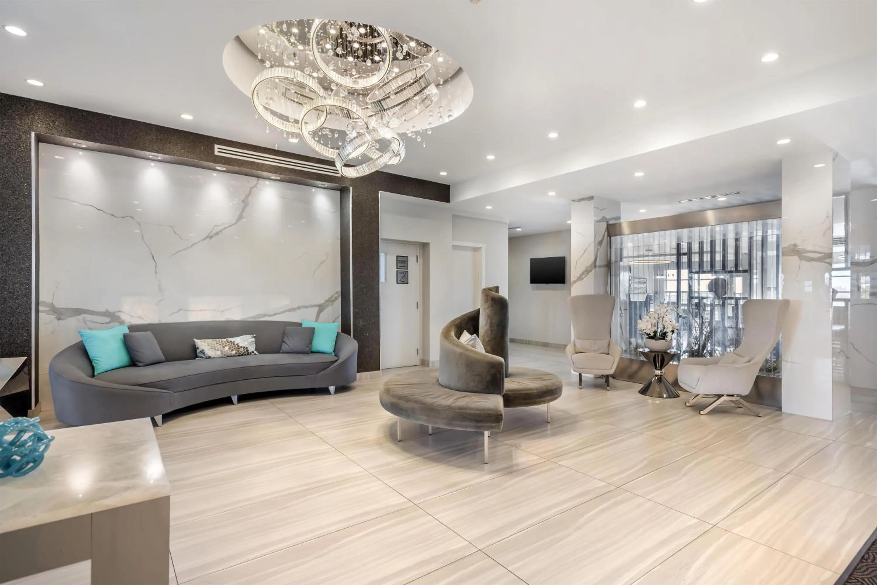 Lobby or reception in Executive Residency by Best Western Calgary City View North