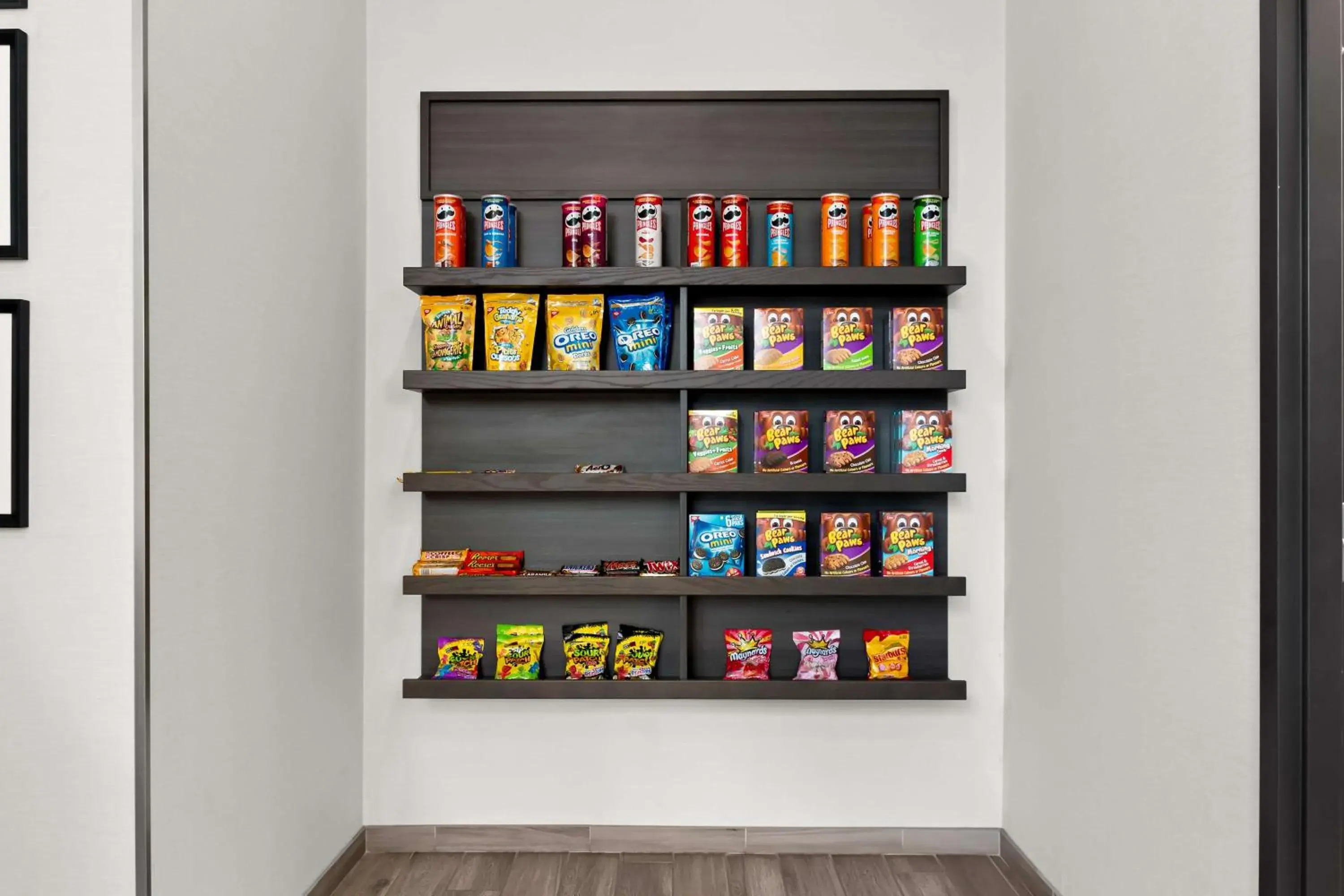 Property building in Best Western Plus Morden Property building in Best Western Plus Morden