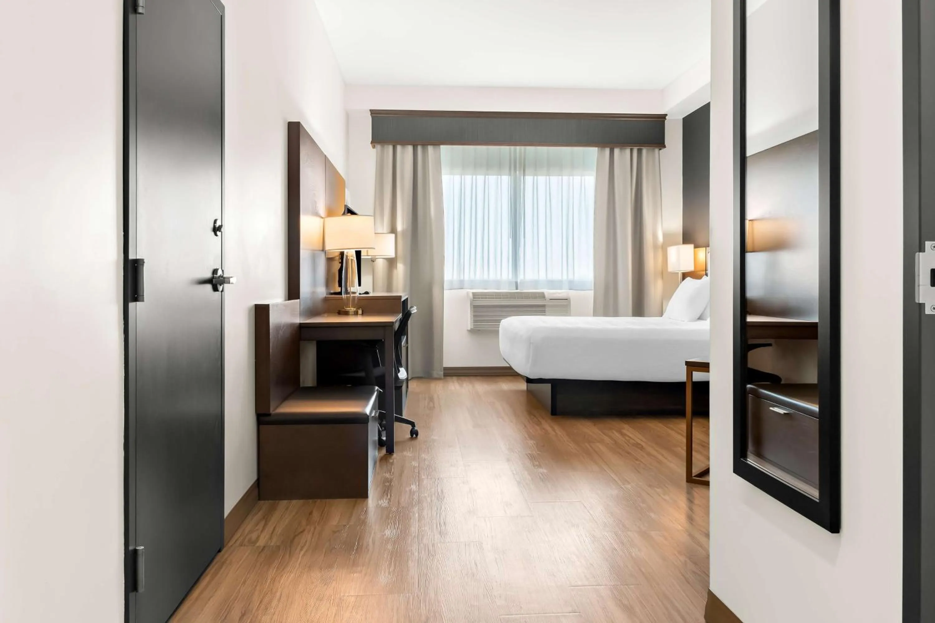 Bedroom, Bed in Best Western Plus Morden