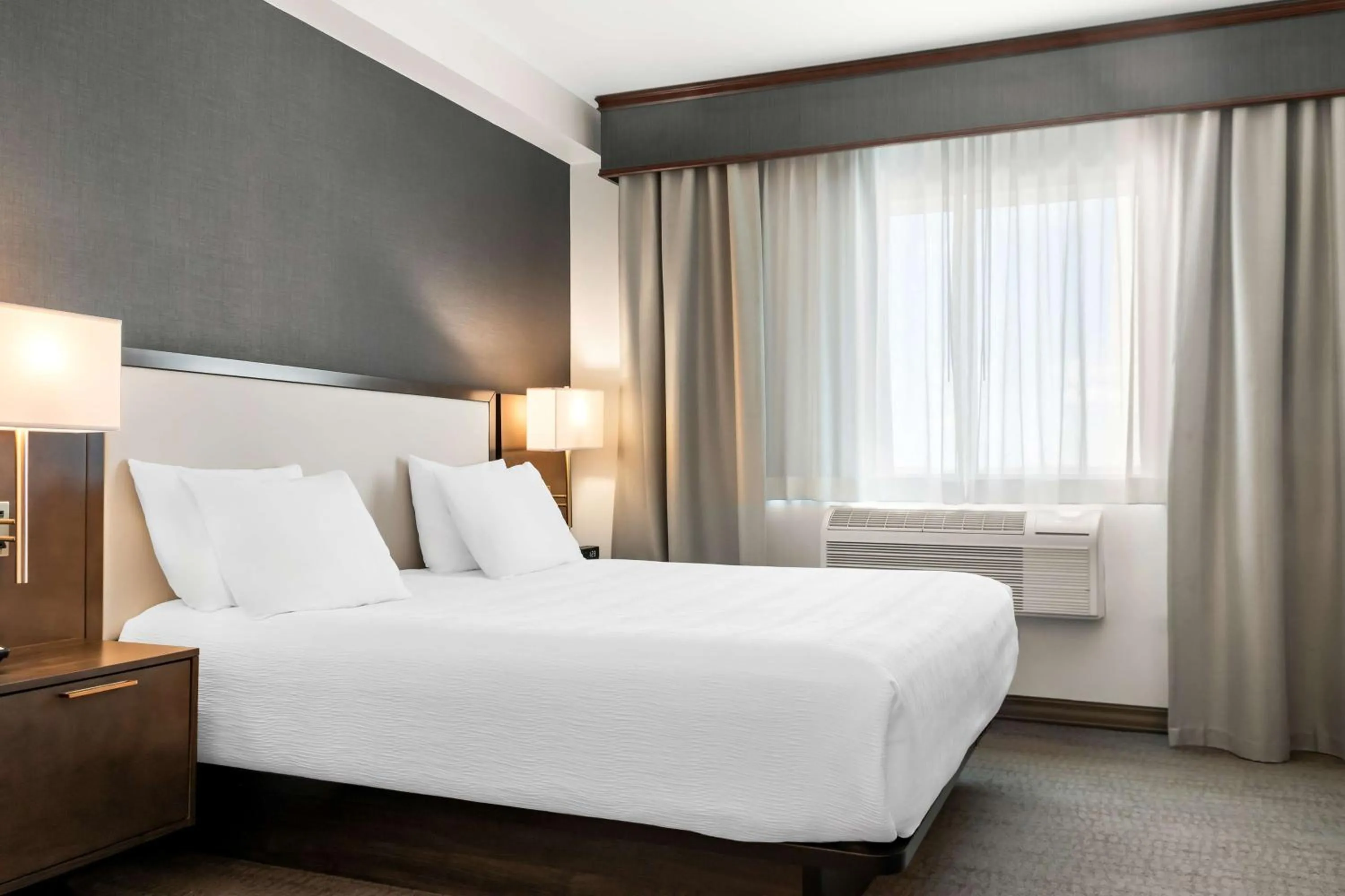 Photo of the whole room, Bed in Best Western Plus Morden