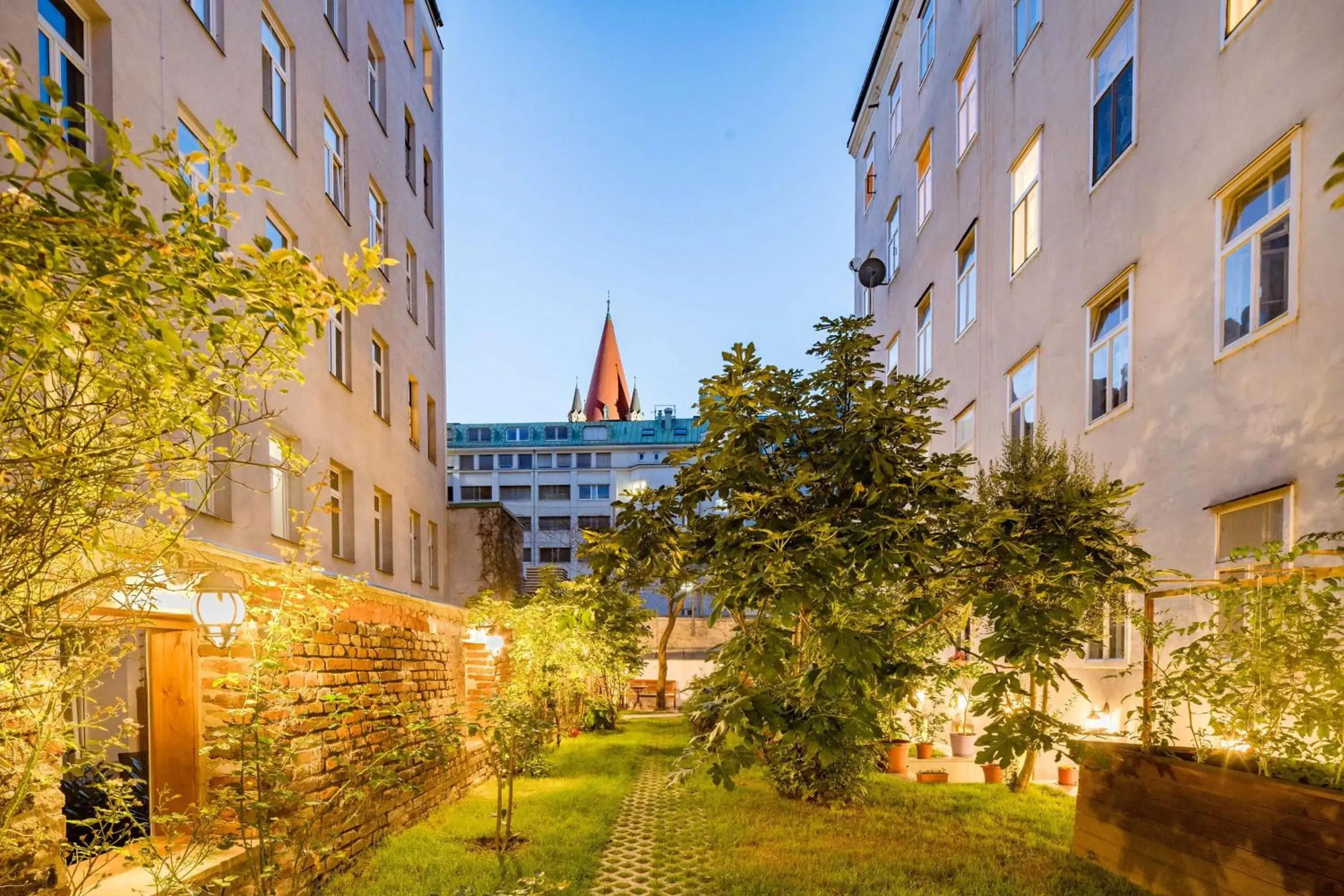 Property building in Best Western Plus Celebrity Suites Property building in Best Western Plus Celebrity Suites