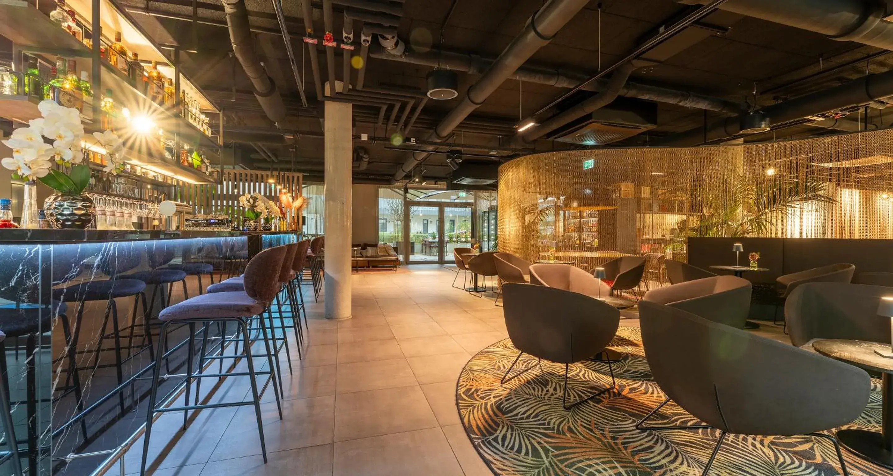 Lounge or bar in Aiden by Best Western Biberach Lounge or bar in Aiden by Best Western Biberach