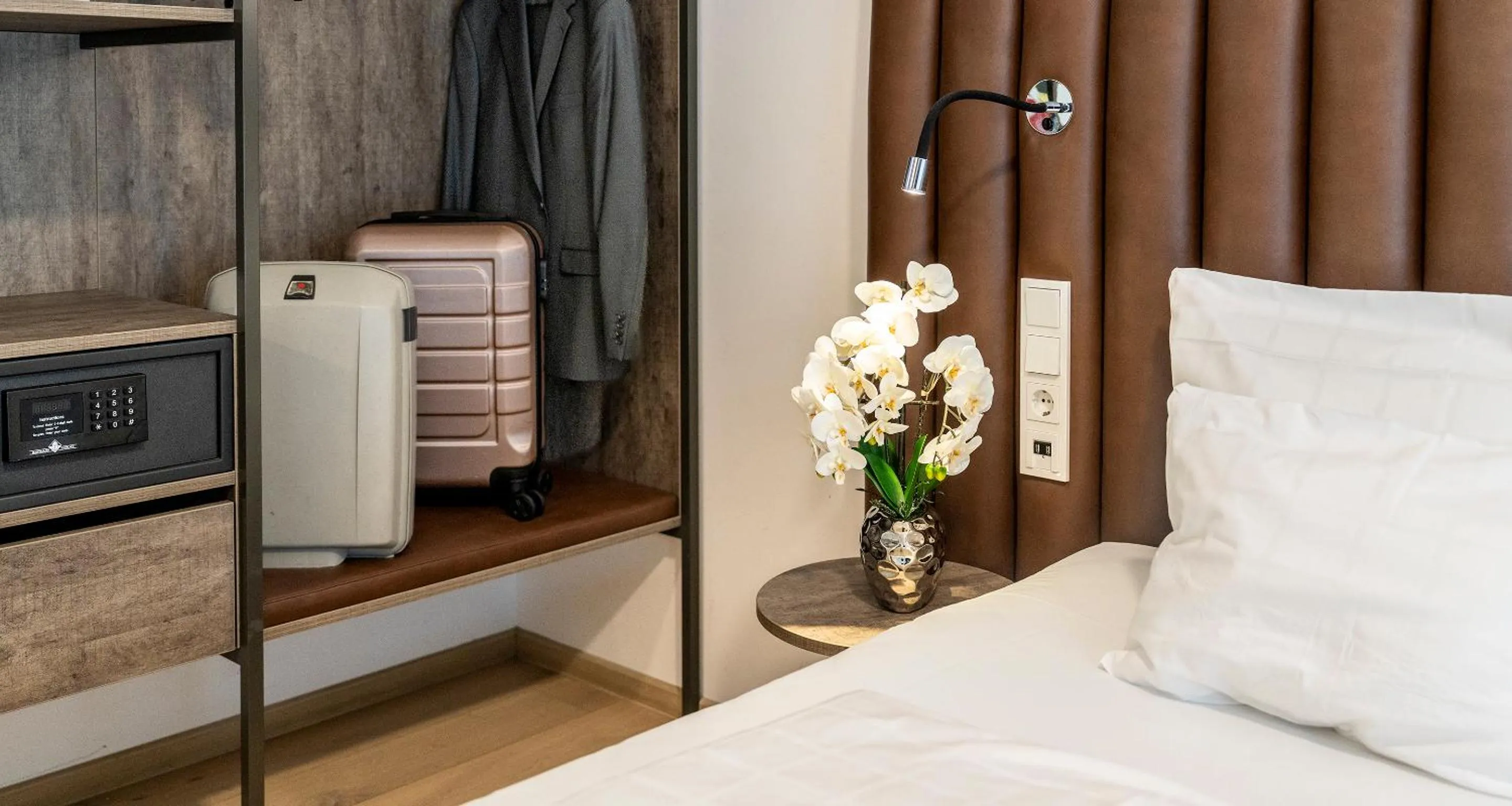 Photo of the whole room, Bed in Aiden by Best Western Biberach