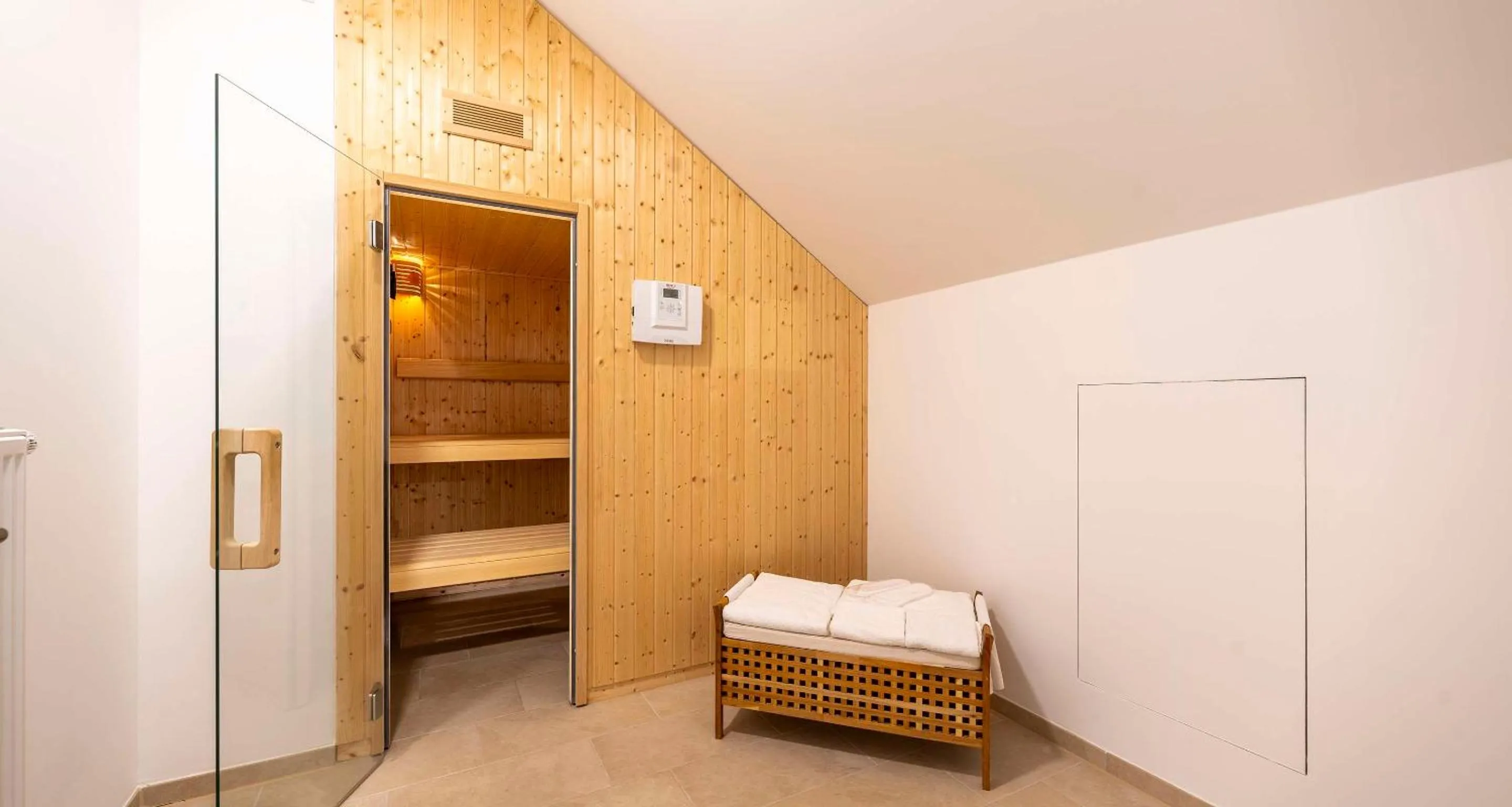 Bedroom, Bed in Aiden by Best Western Biberach