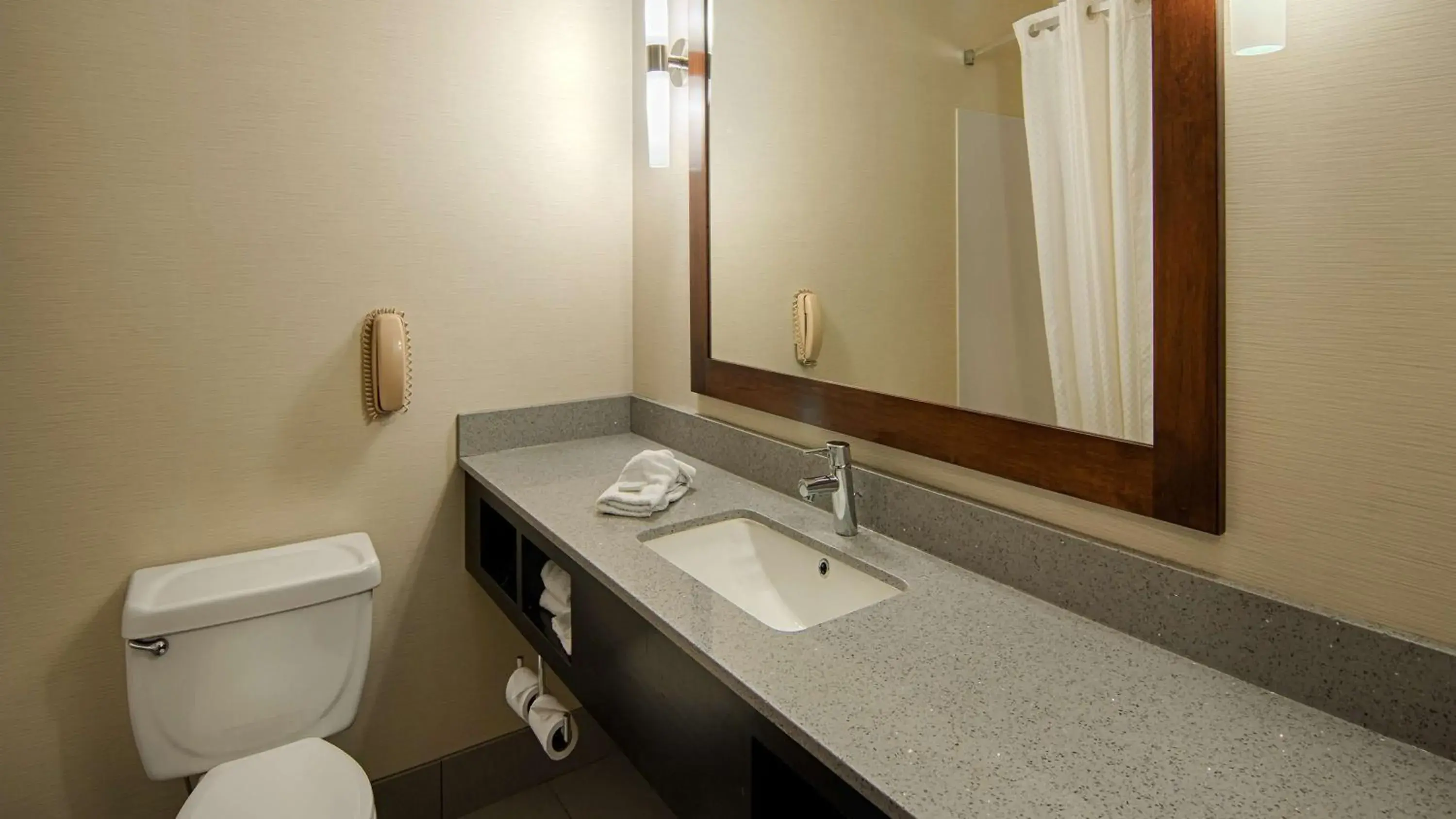 Bathroom in Best Western Elkhart Inn & Suites Bathroom in Best Western Elkhart Inn & Suites