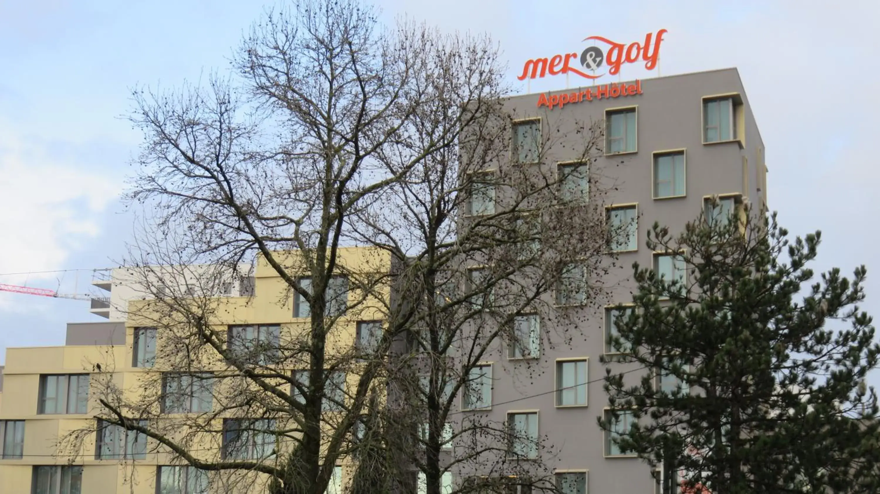 Property building in Appart-Hôtel Mer & Golf City Bordeaux Lac Property building in Appart-Hôtel Mer & Golf City Bordeaux Lac