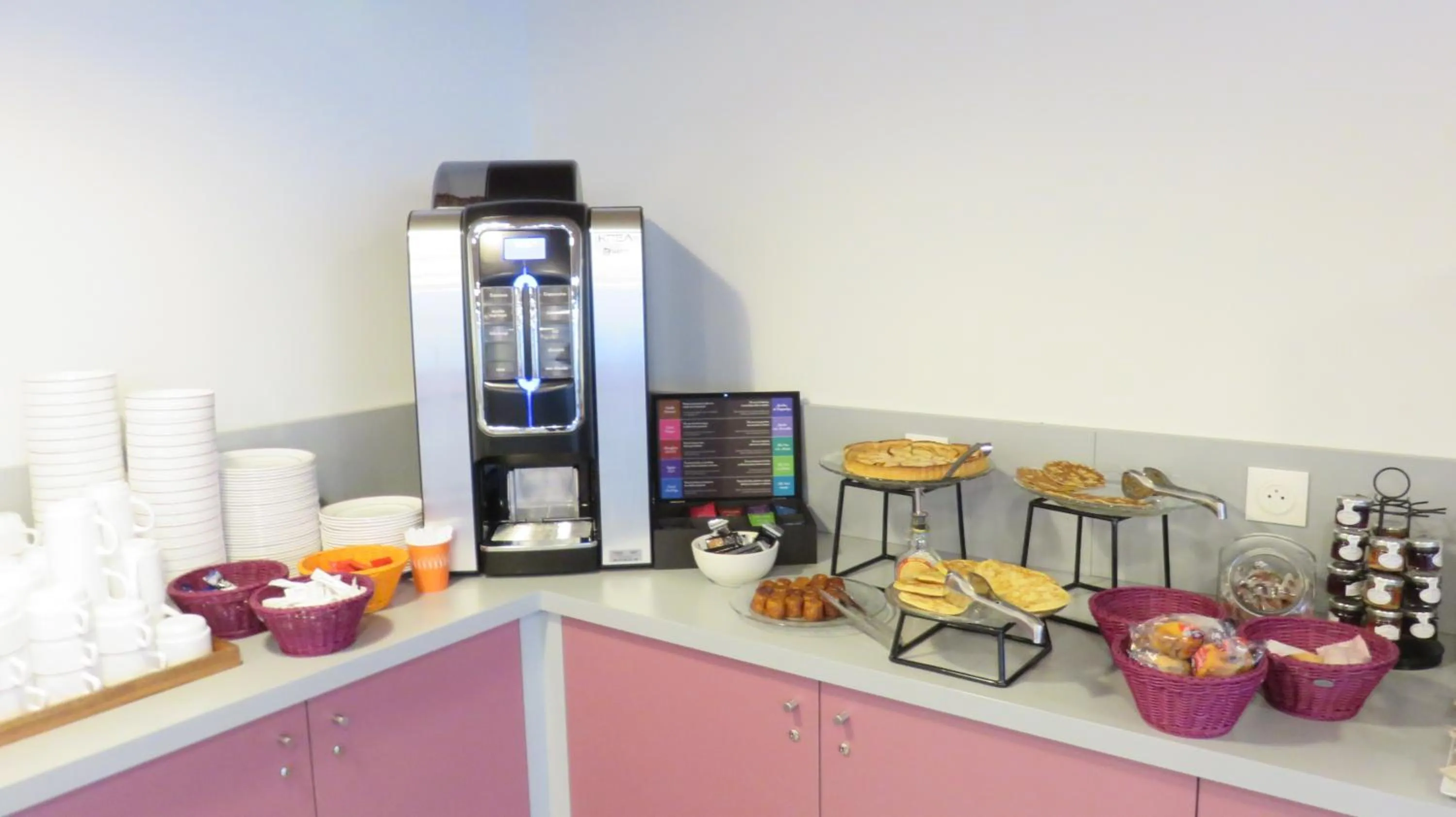 Food in Appart-Hôtel Mer & Golf City Bordeaux Lac