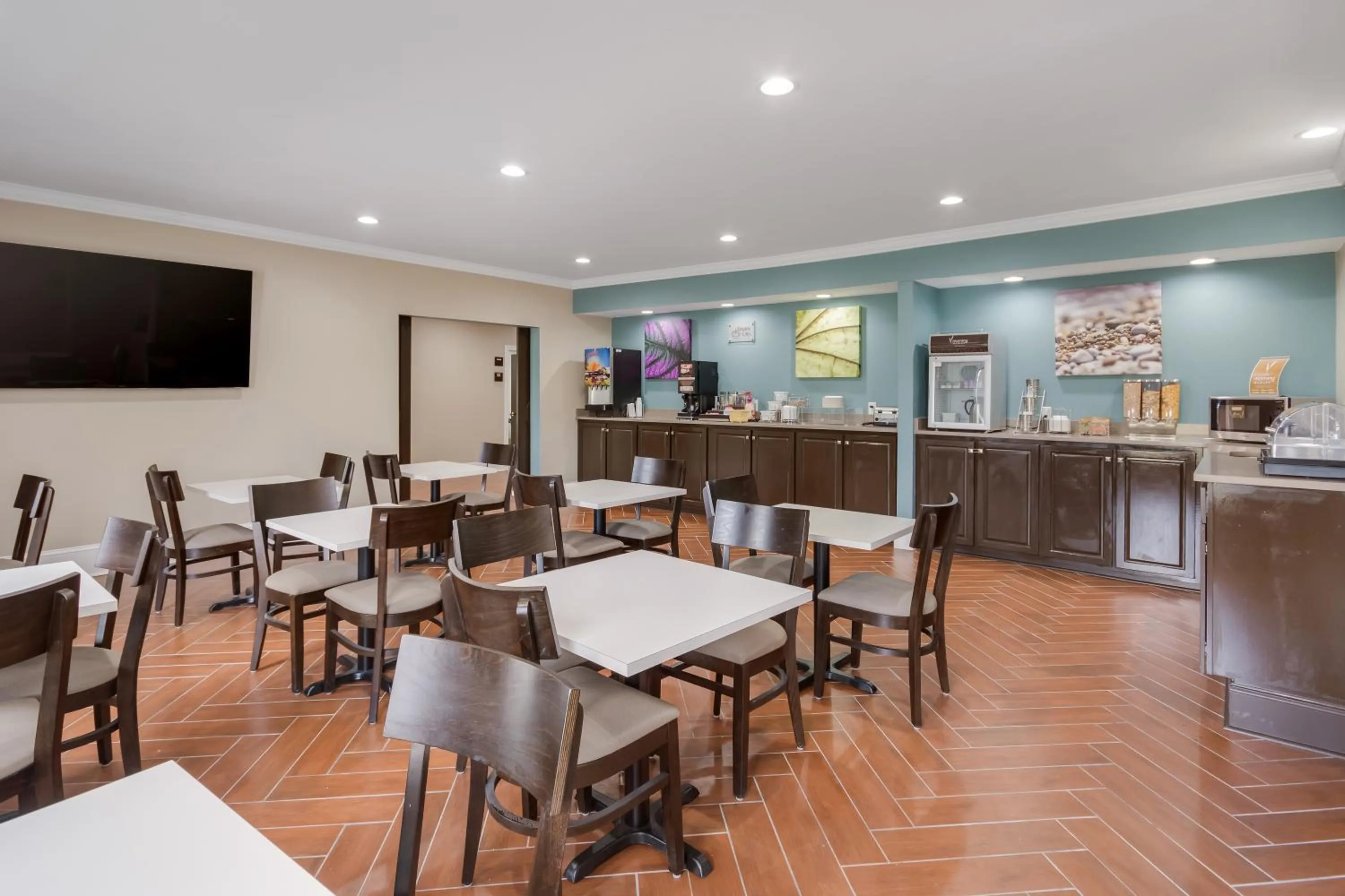 Breakfast in Sleep Inn & Suites Niceville - Destin