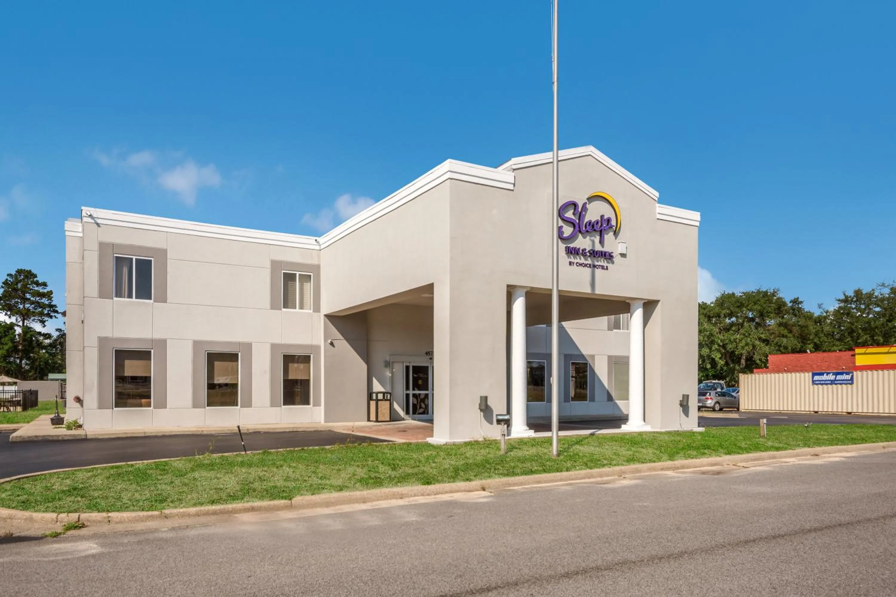 Property building in Sleep Inn & Suites Niceville - Destin