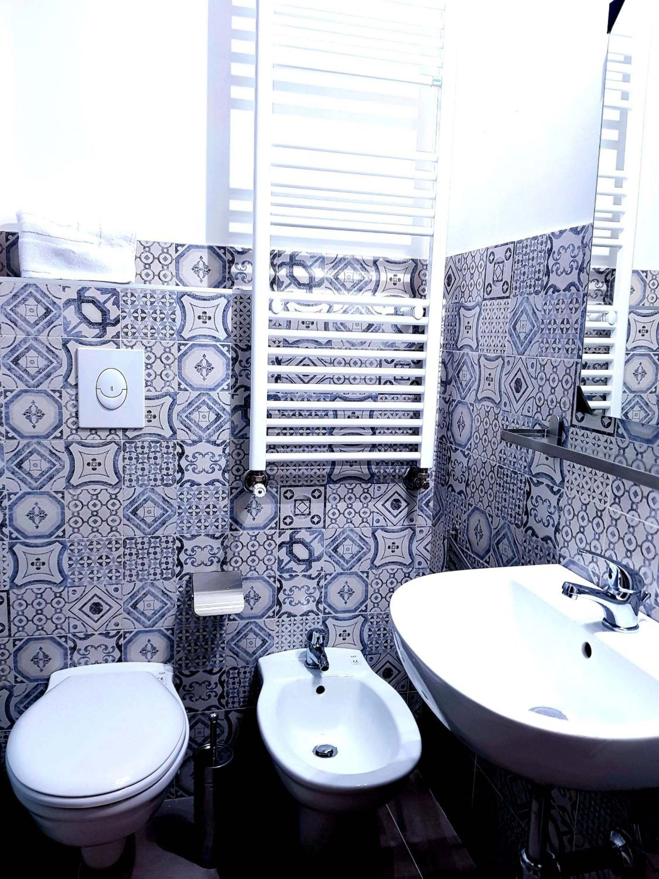 Bathroom in Pupi 93 Rooms