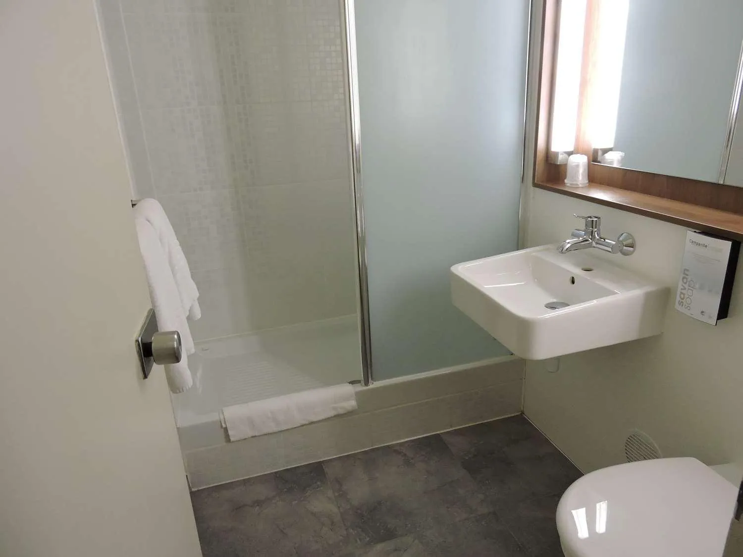 Bathroom in Campanile Hôtel Auch