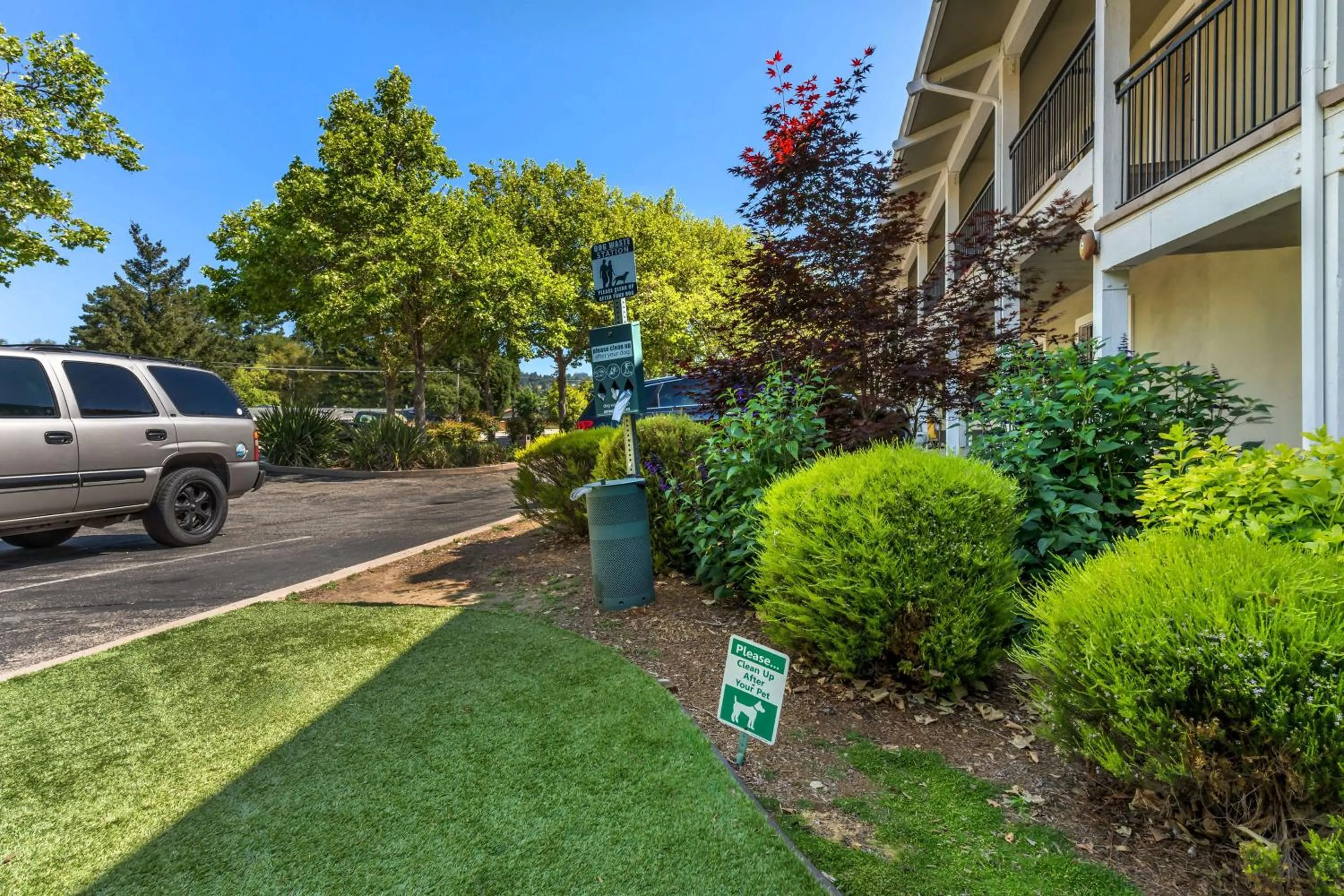 Property building in Best Western Plus Inn Scotts Valley