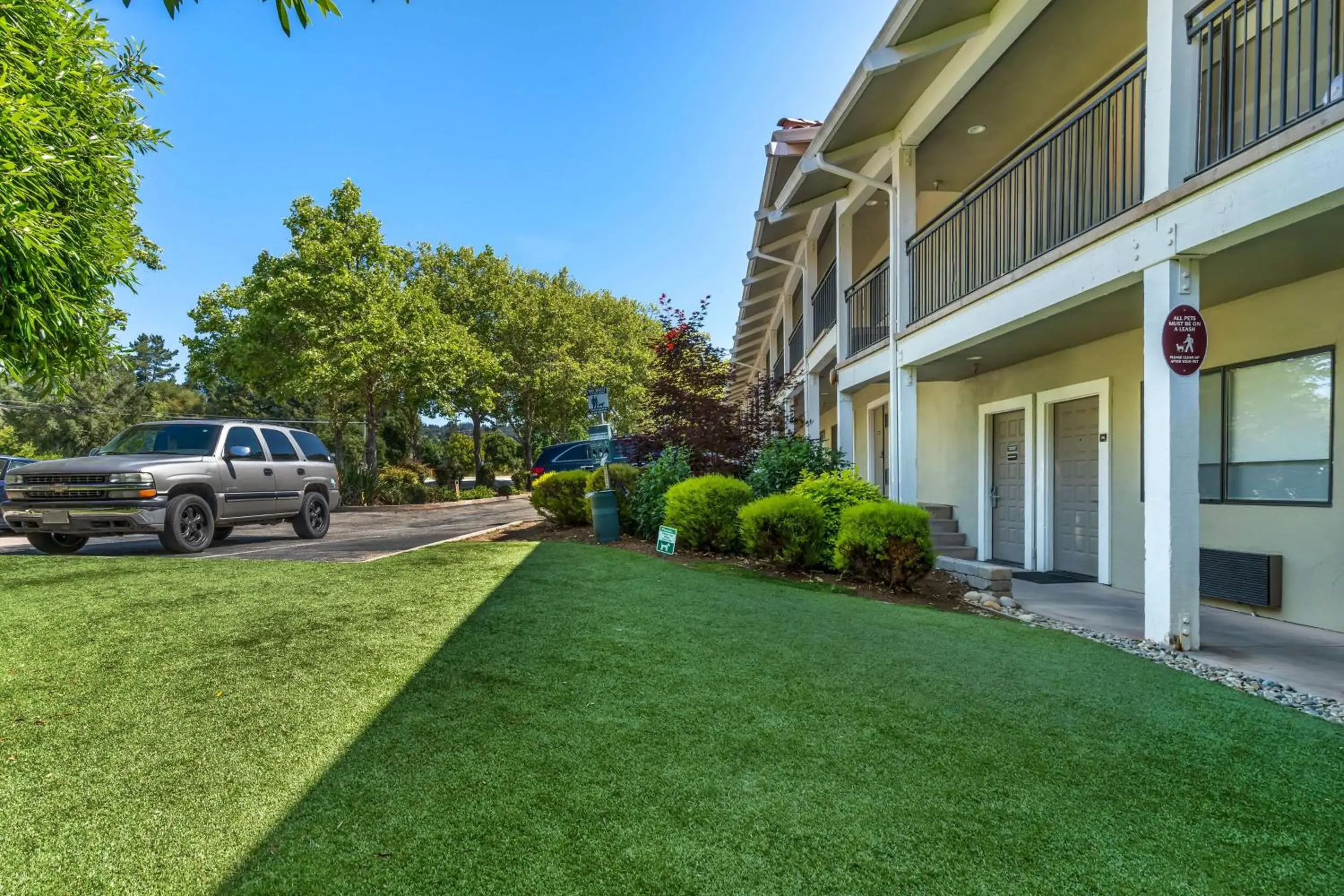 Property building in Best Western Plus Inn Scotts Valley Property building in Best Western Plus Inn Scotts Valley