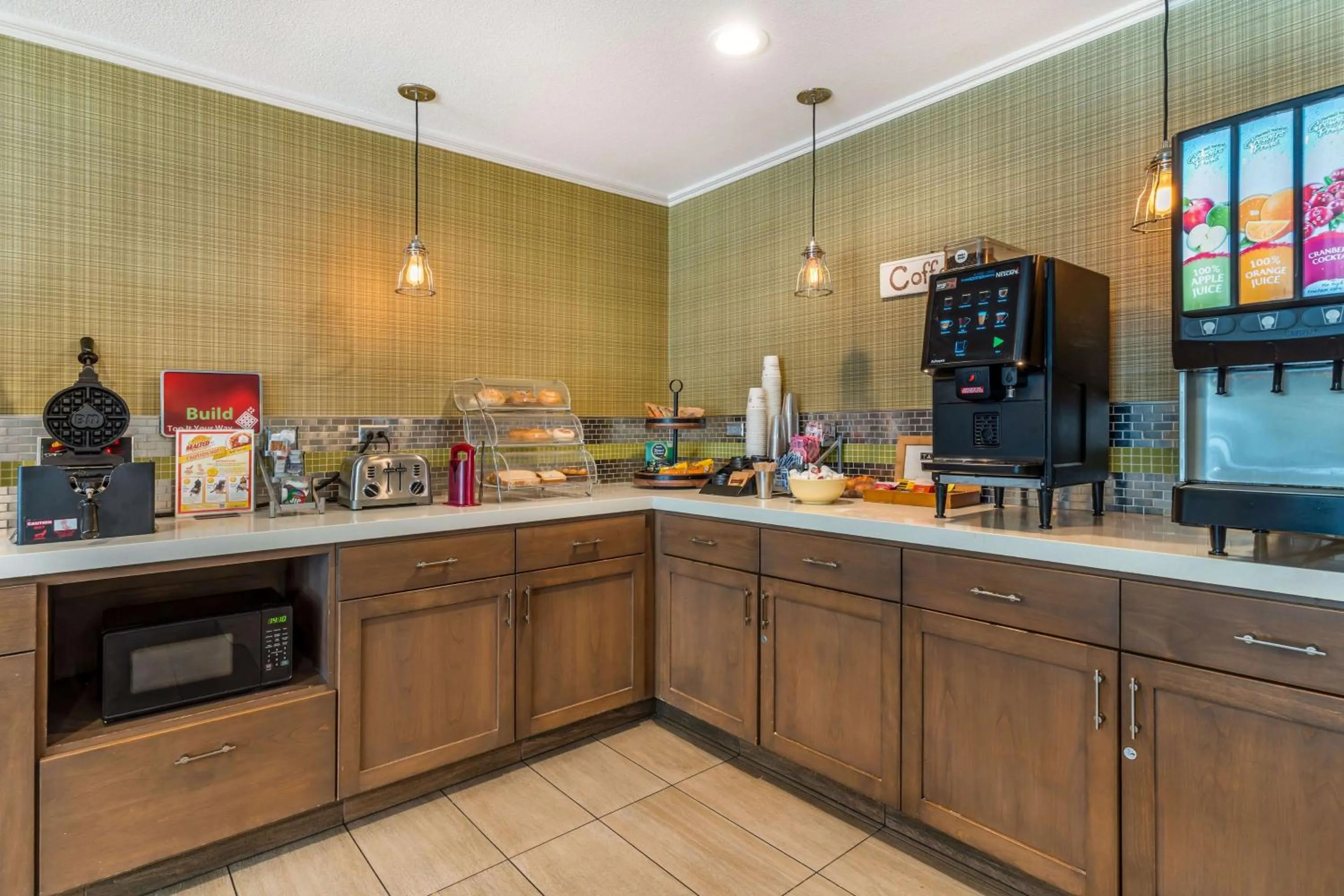 Breakfast in Best Western Plus Inn Scotts Valley