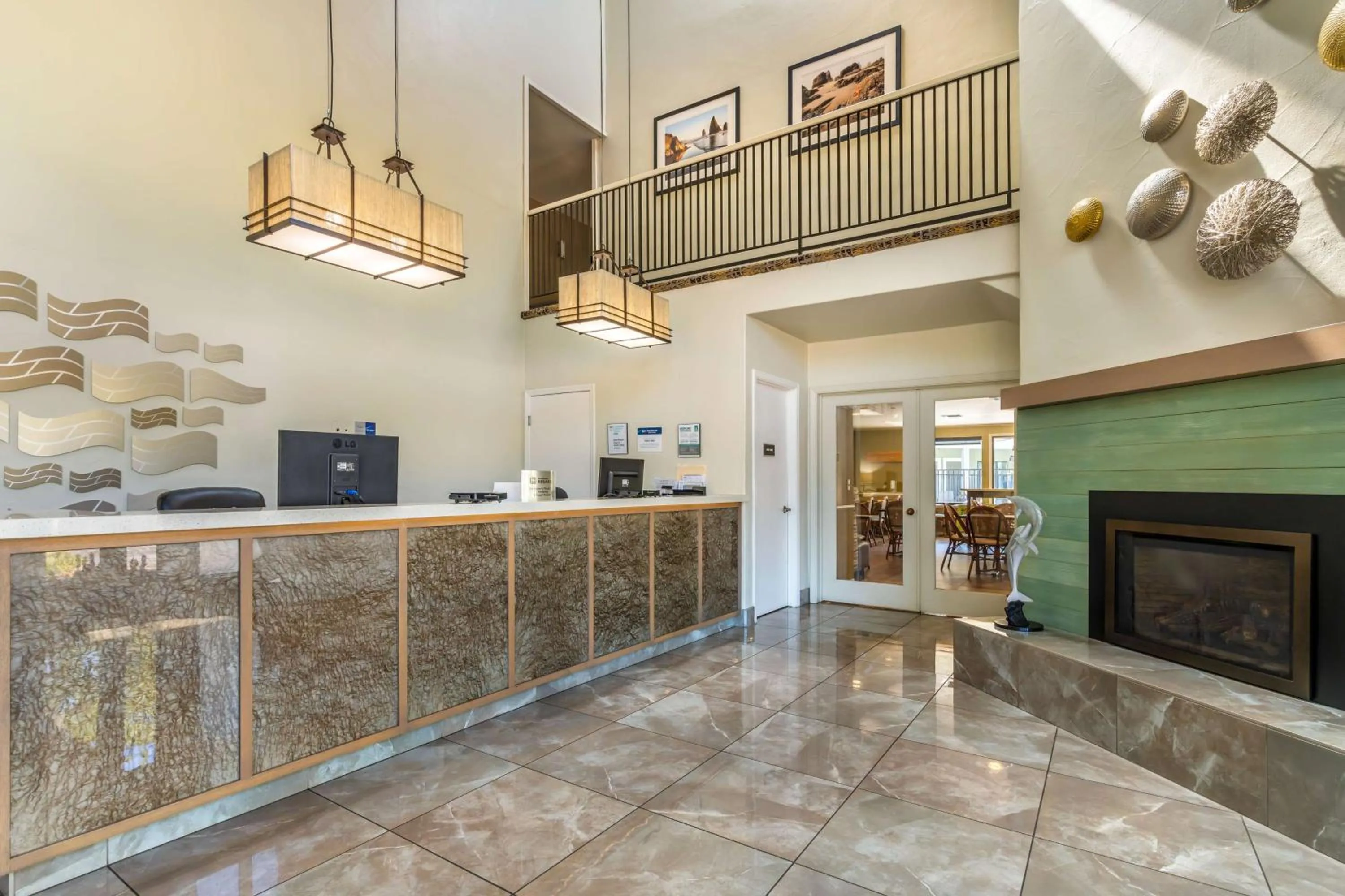 Lobby or reception in Best Western Plus Inn Scotts Valley