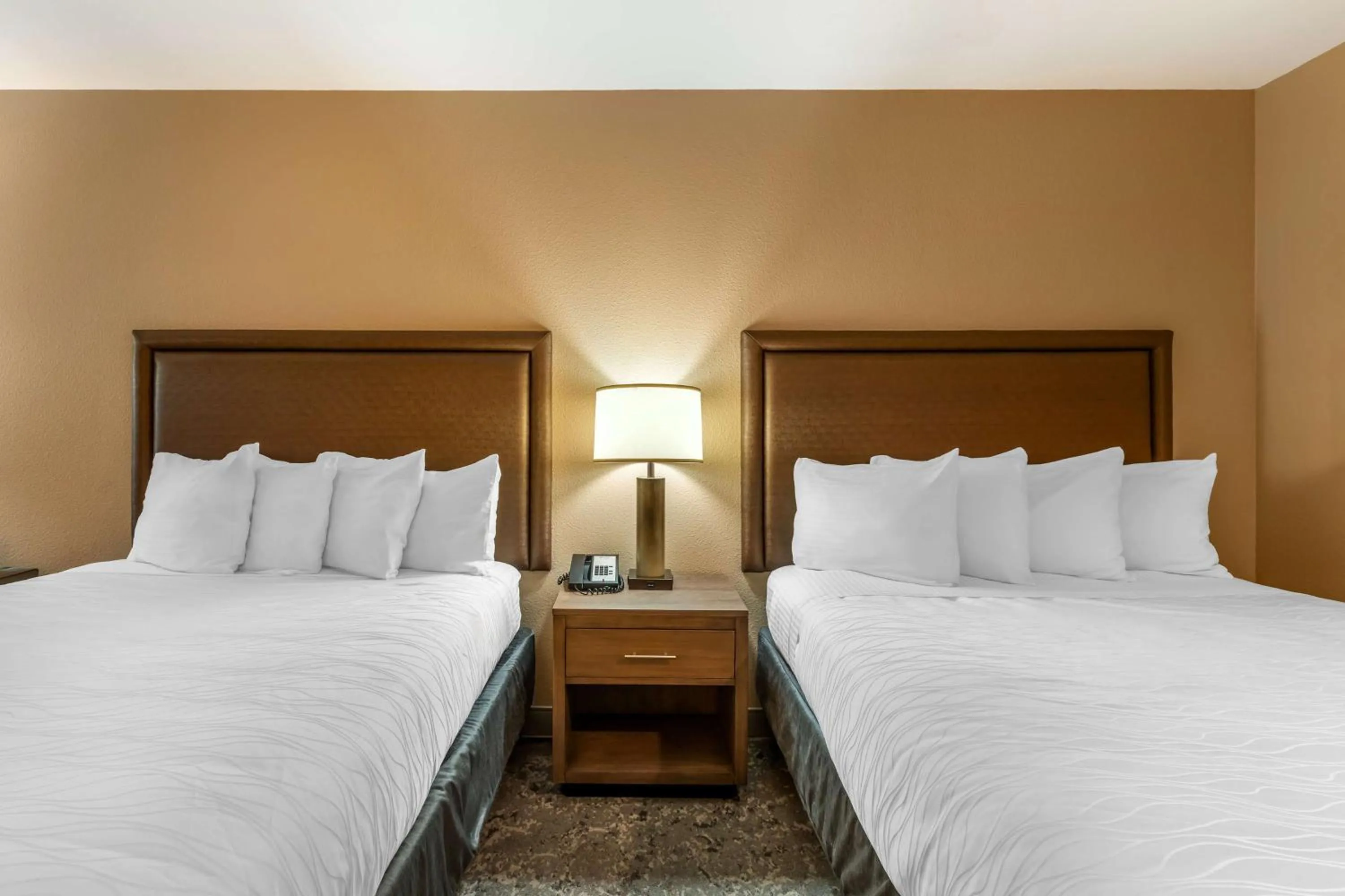 Bedroom, Bed in Best Western Plus Inn Scotts Valley