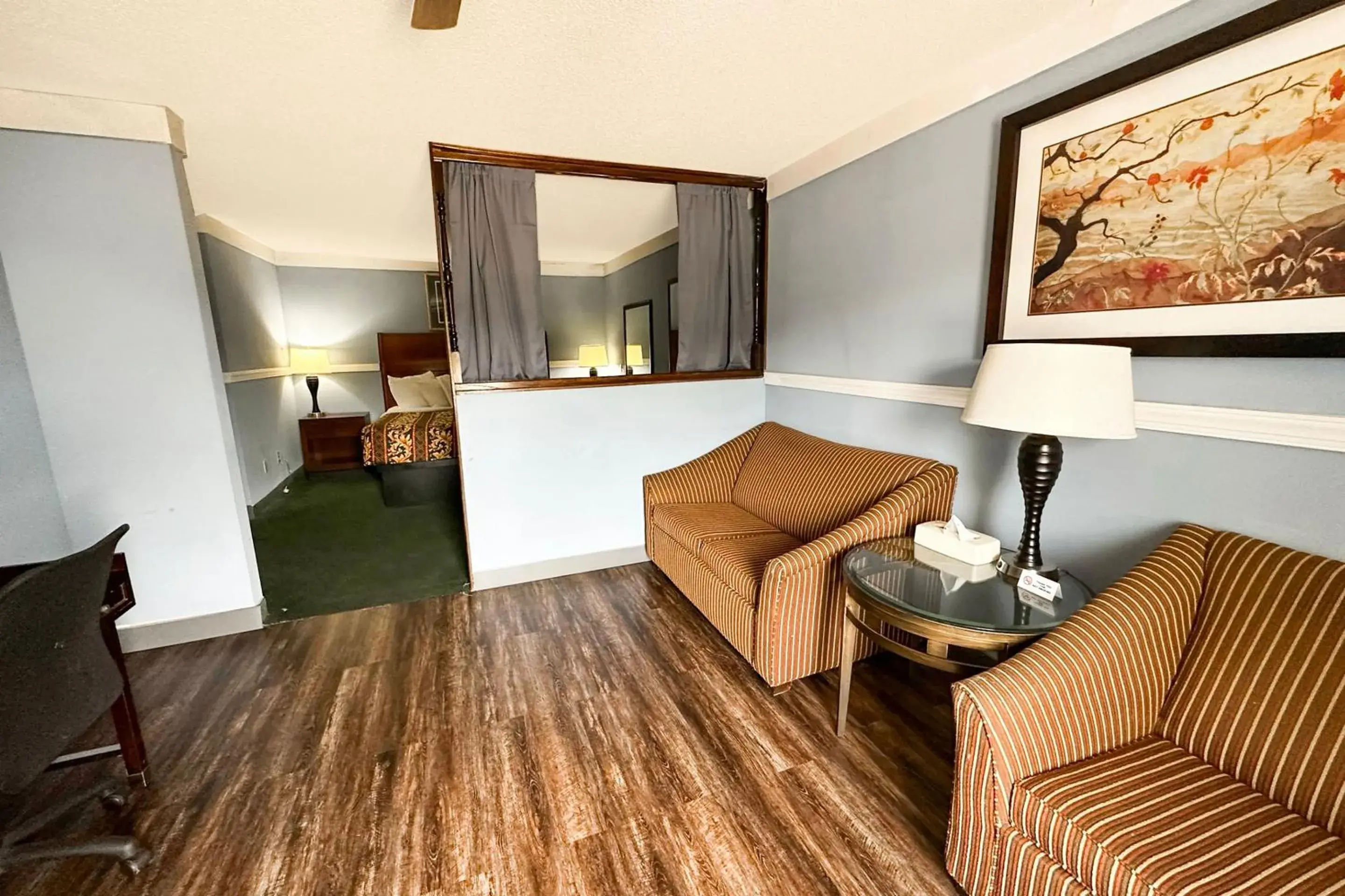 Bedroom in Executive Inn Ridgeway I-77 Bedroom in Executive Inn Ridgeway I-77