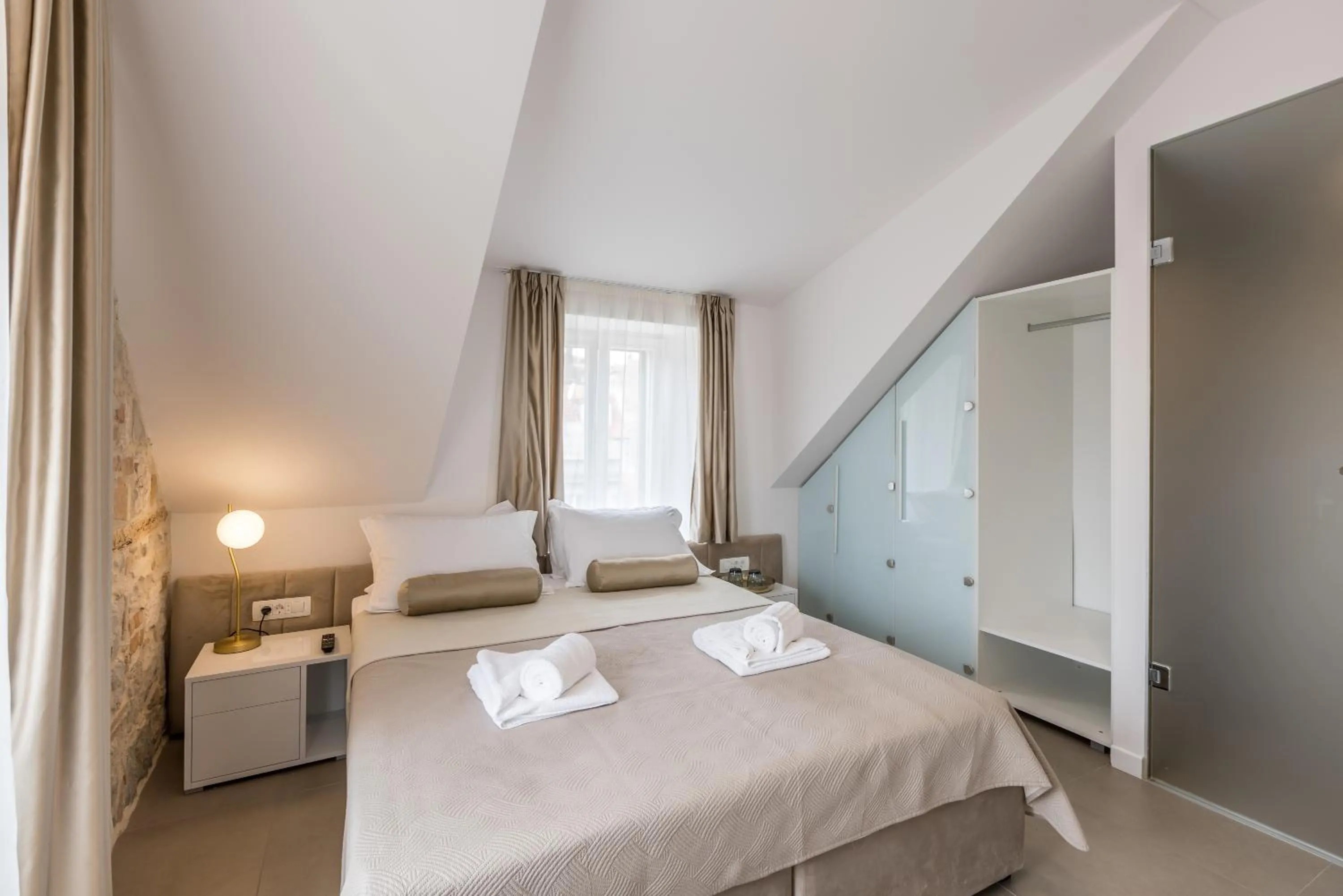 Photo of the whole room, Bed in Sperone Hotel