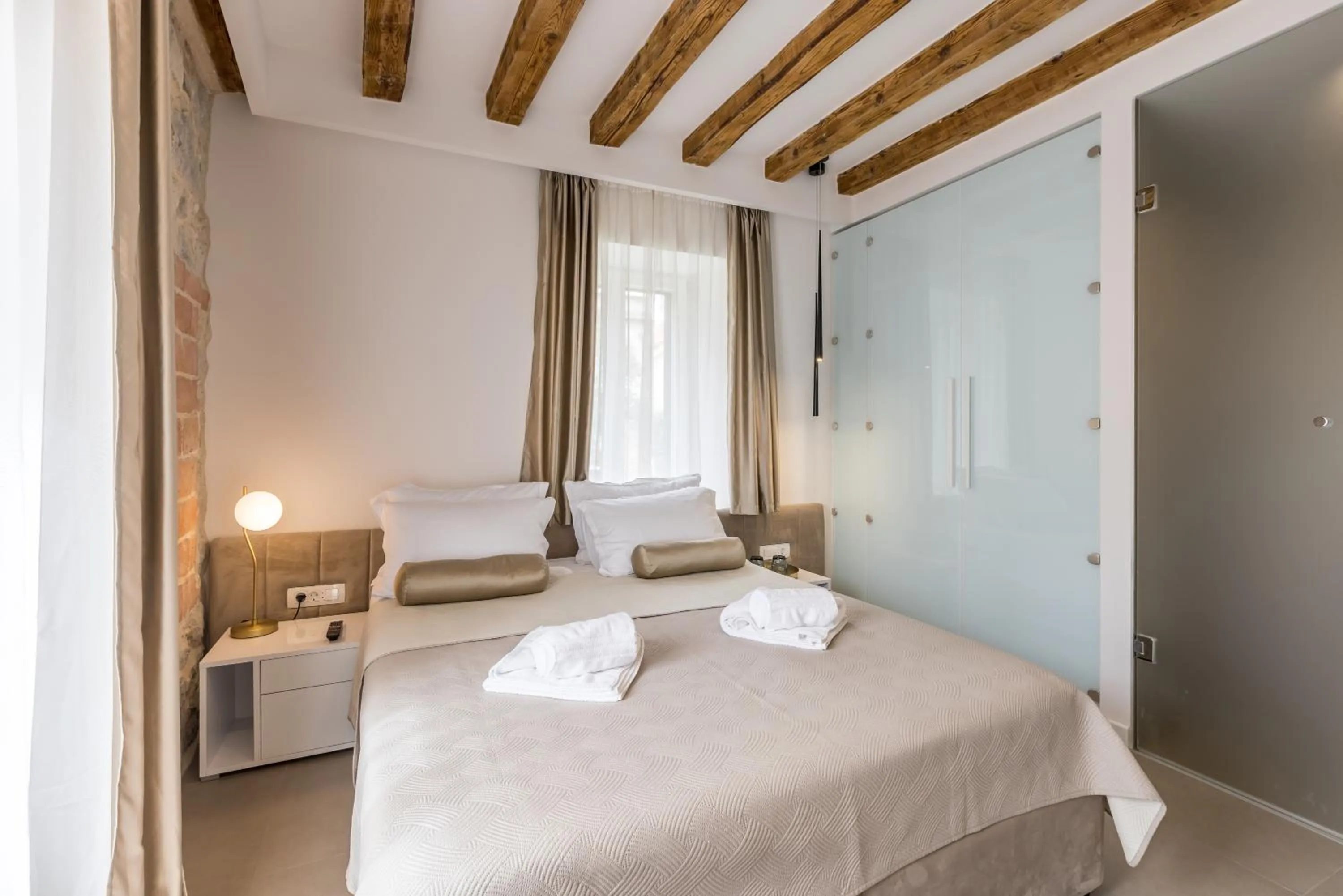 Bed in Sperone Hotel