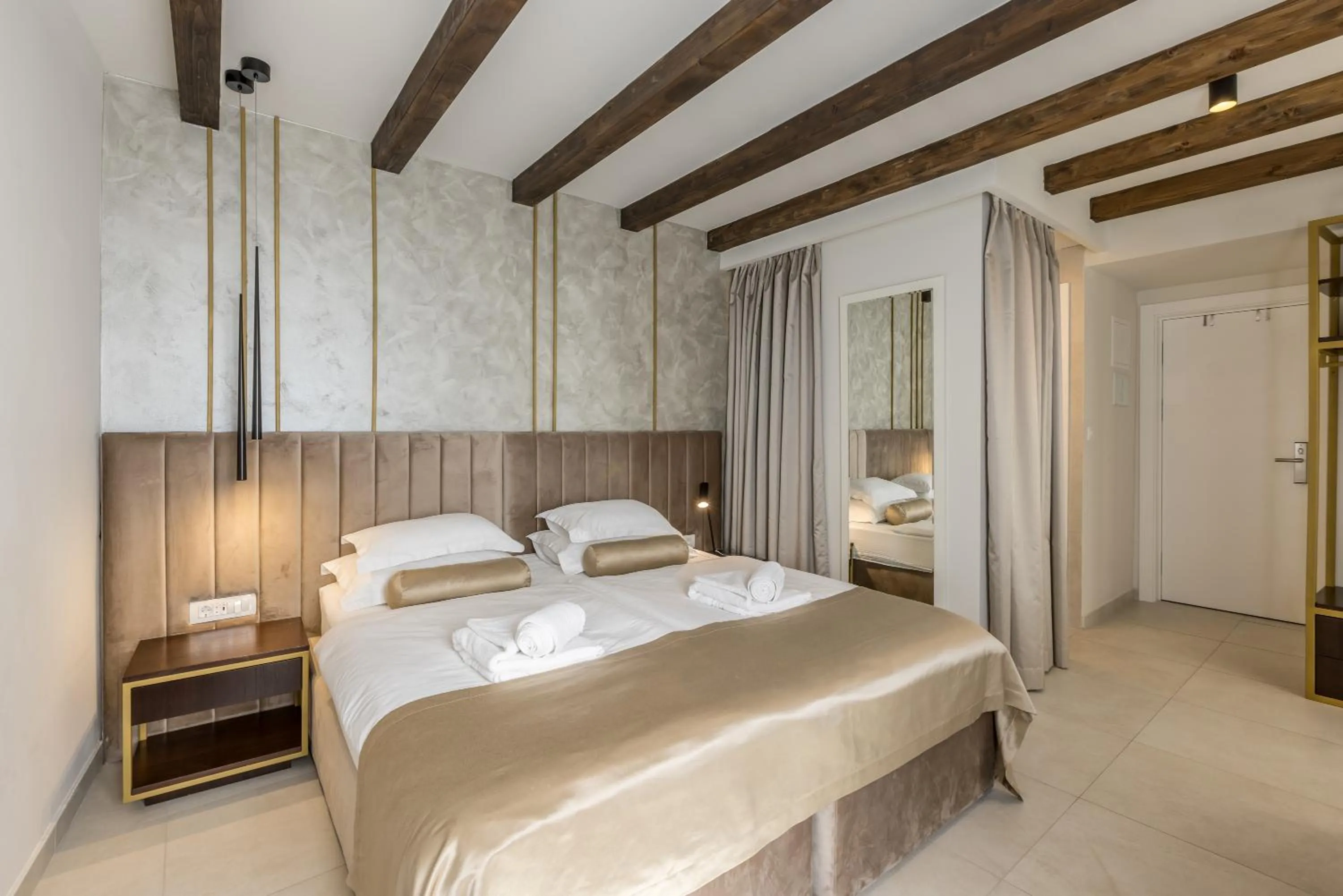 Photo of the whole room, Bed in Sperone Hotel