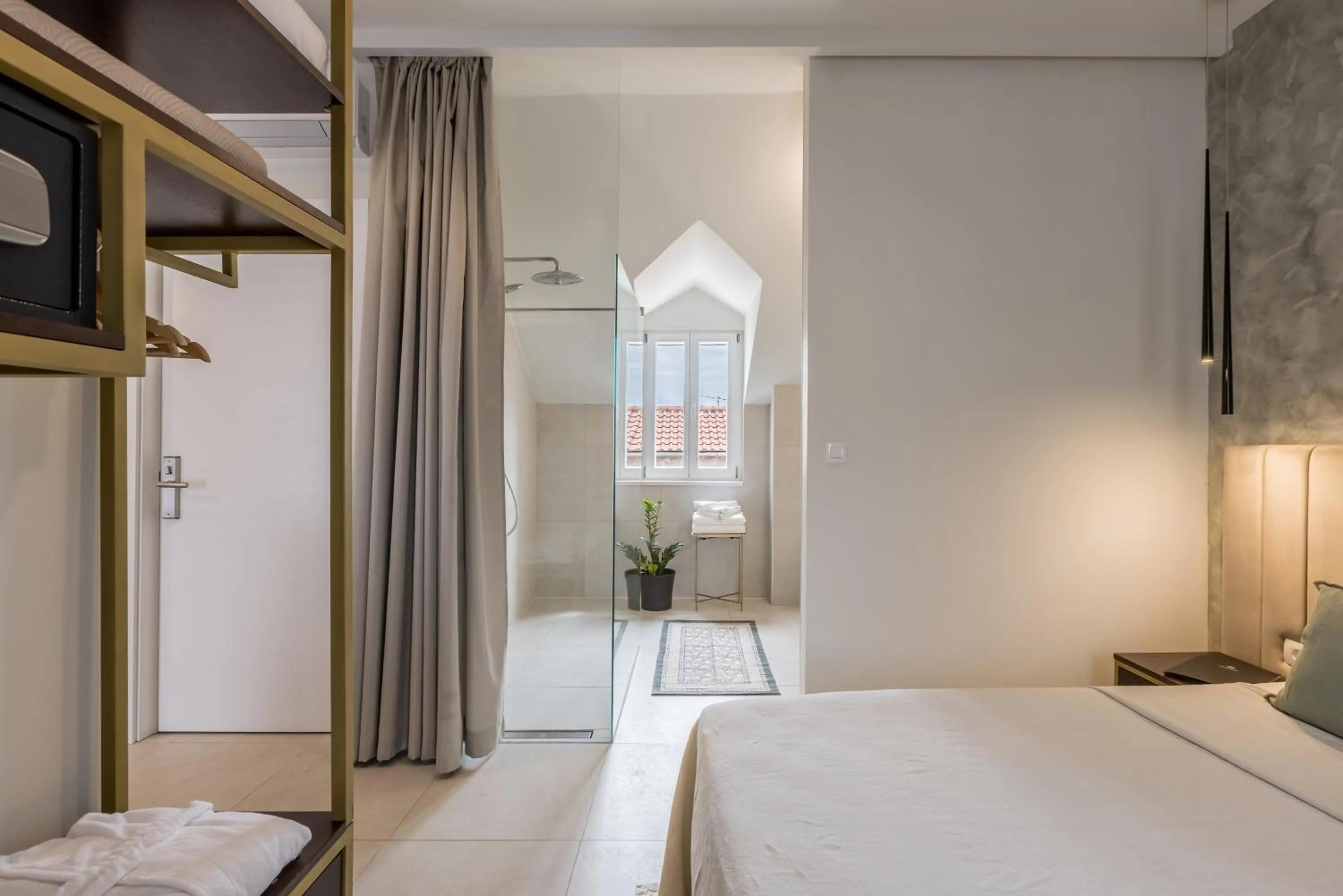 Bed in Sperone Hotel