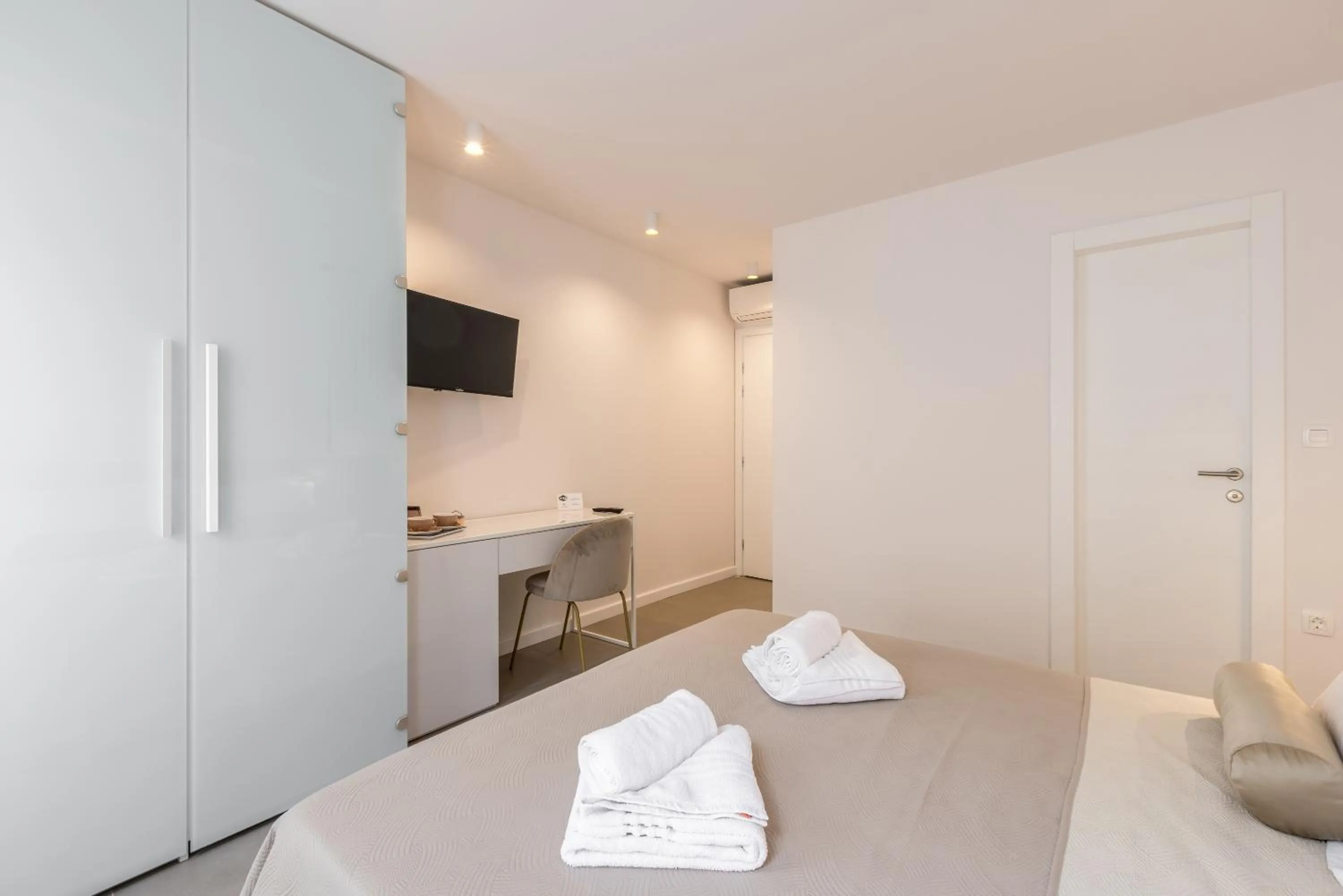 Photo of the whole room, Bed in Sperone Hotel