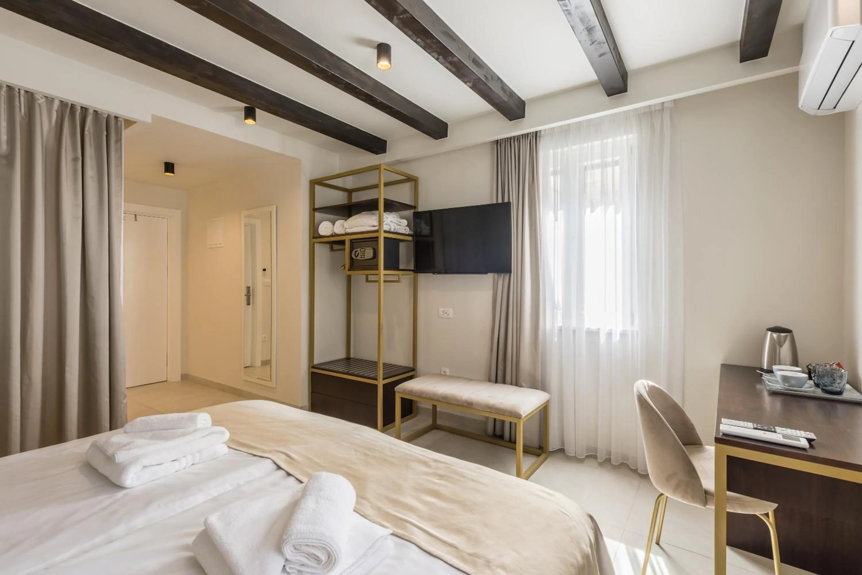 Bedroom, Bed in Sperone Hotel