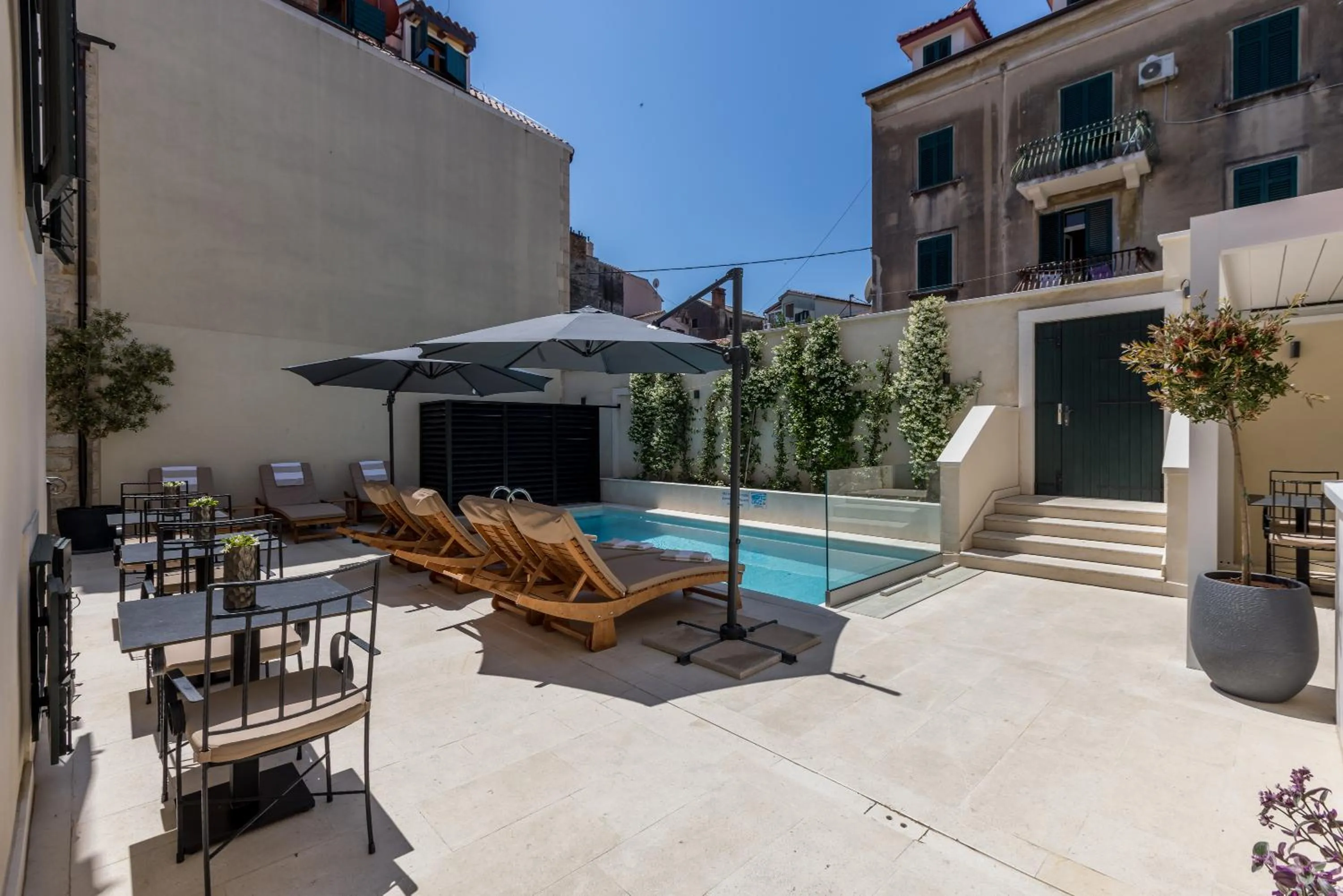 Property building in Sperone Hotel